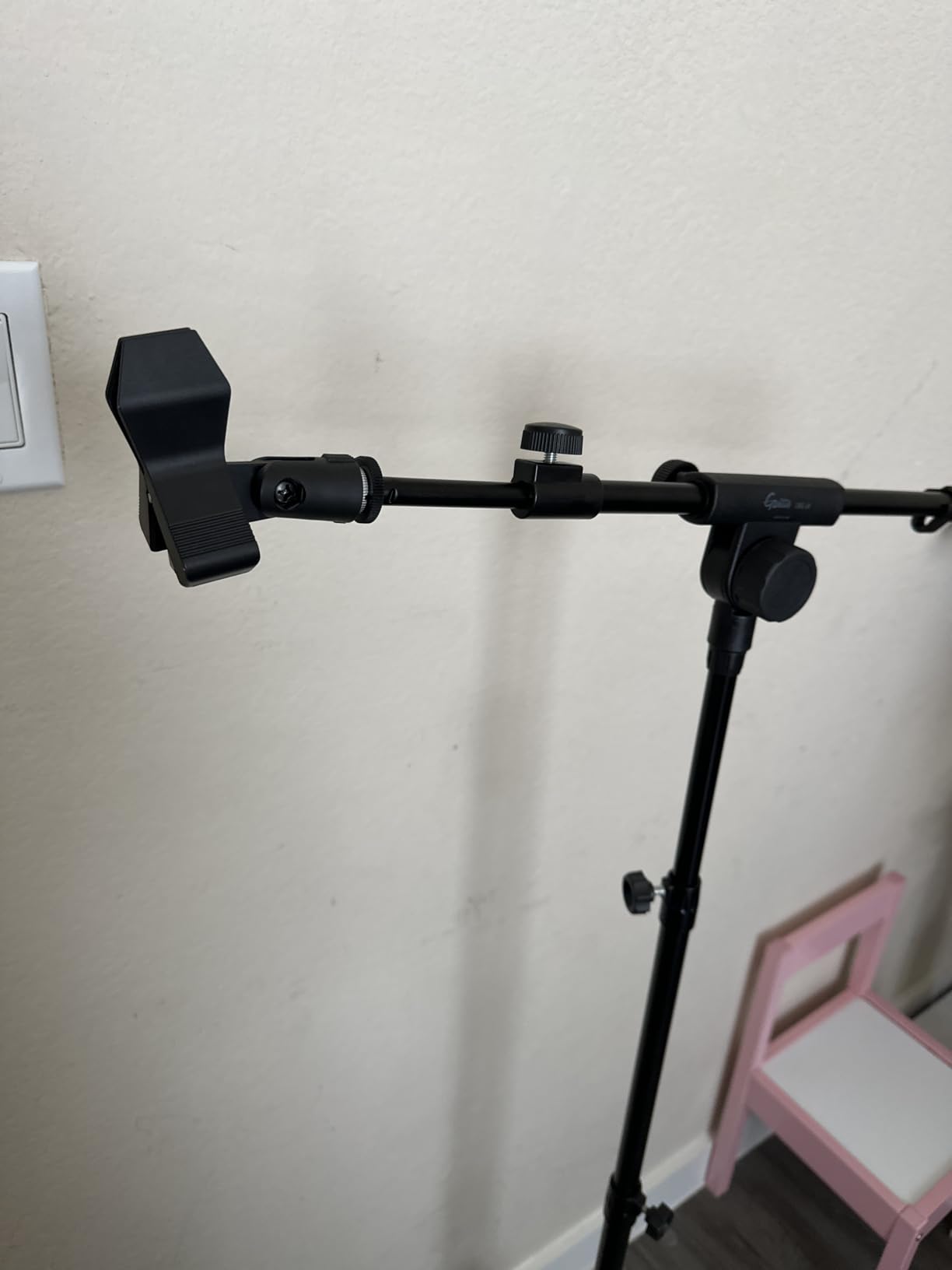 GUITTO Microphone Floor Stand with Phone/Tablet Holder, Adjustable Boom Mic Stand with Heavy-Duty Base, Dual Device Mount for Streaming, Podcasting, Recording, and Live Performances GMS-04 customer photo 2