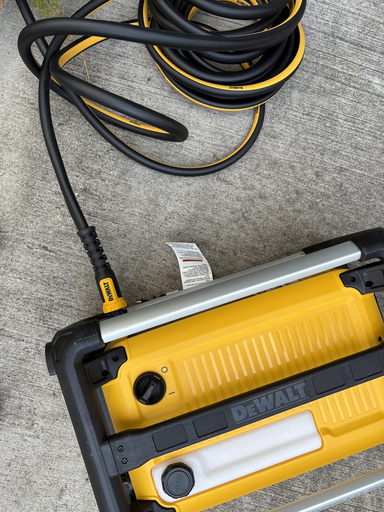 DEWALT Professional Grade Heavy Duty Garden Hose 100 Feet x 5/8 Inch customer photo 1