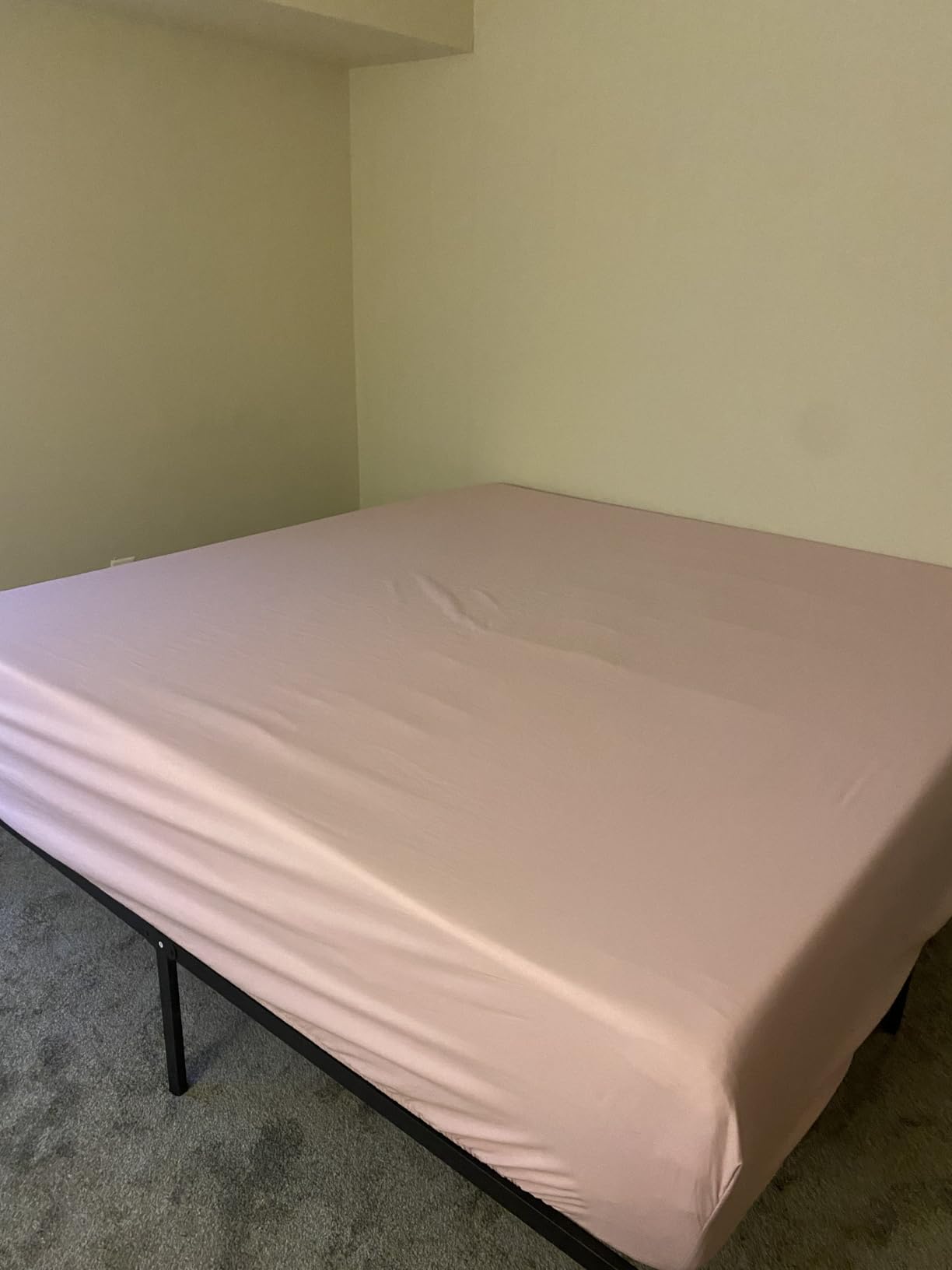 Novilla Queen Size Mattress, 14 Inch Gel Memory Foam Mattress for Cooling | Cooling Night Sleep & Pressure Relief & Motion Isolation, CertiPUR-US Certified customer photo 1
