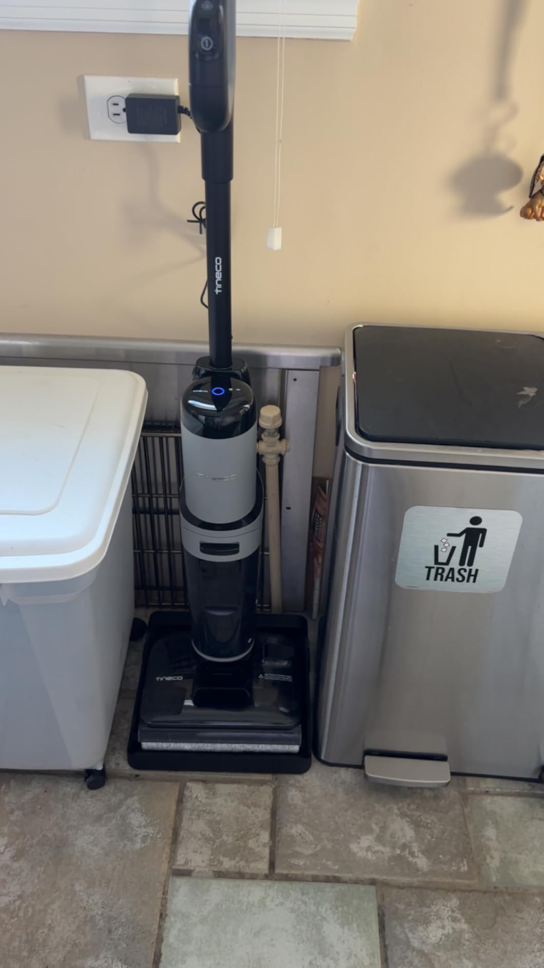 Floor ONE i5 Stretch Wet Dry Vacuum Cleaner, Vacuum & Mop in One Step, 20kpa Powerful Suction, 180 Lay-Flat Design, Anti-Tangle Design, Dual-Sided Edge Cleaning, Up to 30 Minutes Runtime customer photo 1