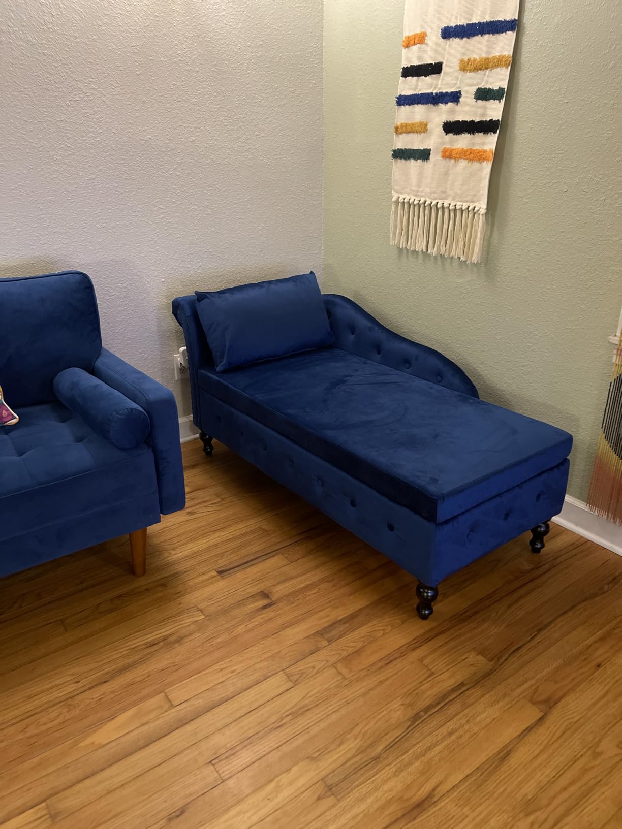 Upholstered Chaise Lounge with Right Armrest & Lumbar Pillow, Button Tufted Lounge Sofa with Storage, Lounge Chair Indoor, Modern Velvet Lounge Chair for Bedroom, Living Room and Office, Teal customer photo 2