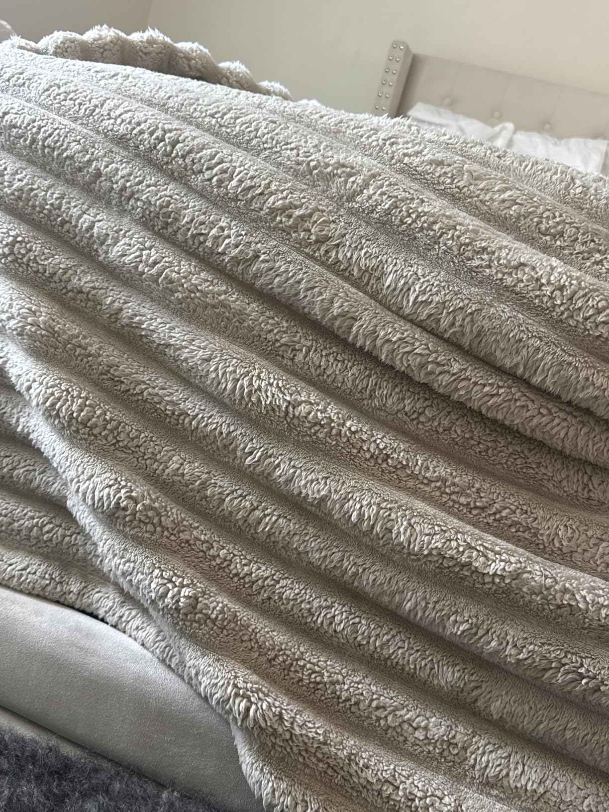 Bedsure Gentlesoft 2-in-1 Queen Comforter Set and Detachable Fluffy Blanket, Beige Bedding Set for All Season Use, Detachable Design for Space Saving (Includes 2 Pillow Shams, 2 Pillowcases) customer photo 1