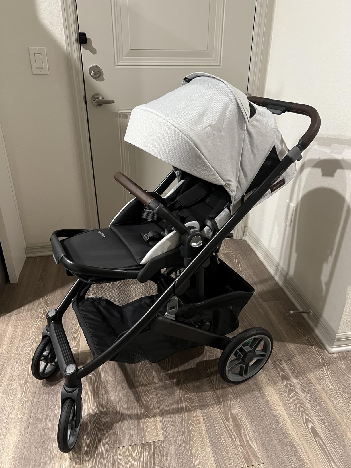 UPPAbaby Cruz V3 Stroller, Jake (Charcoal/Carbon Frame/Black Leather) customer photo 1