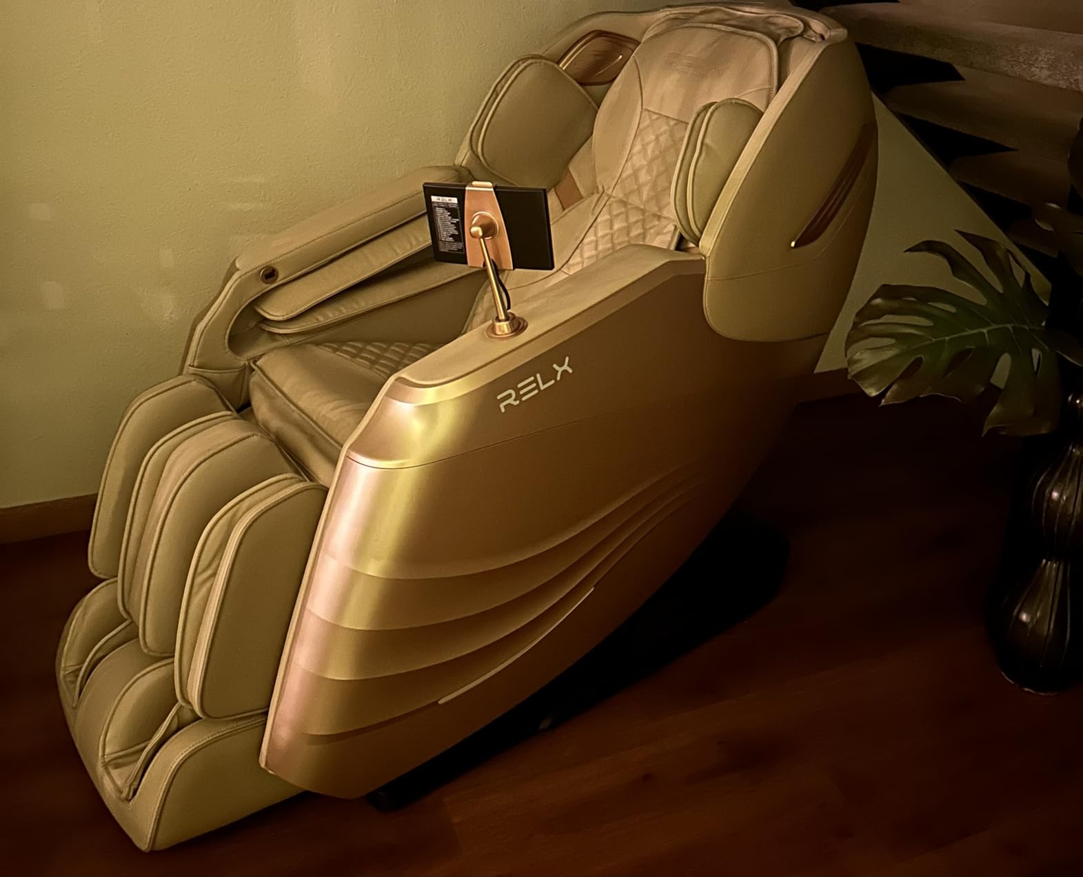 RELX Massage Chair Full Body with Body Scan, Zero Gravity, SL-Track, Black | 20 Modes Shiatsu Massage Chair Built-in Heat System, Airbag Massage with Deep Yoga Stretch, Calfrest Extension and AI Control customer photo 1