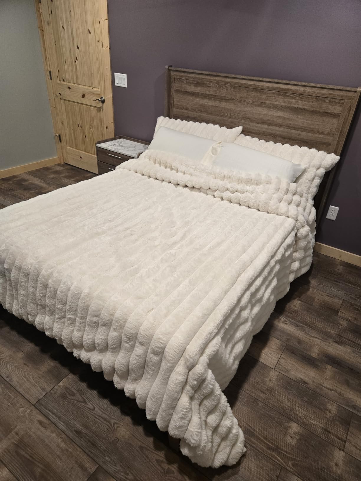 Madison Park Jasmine Queen Comforter Set, Luxurious Reversible Faux Fur Plush Ribbed Velvet Bedding, Fuzzy Thick Warm Winter Comforter, Super Soft Fluffy 3-Piece Set Light Grey customer photo 2