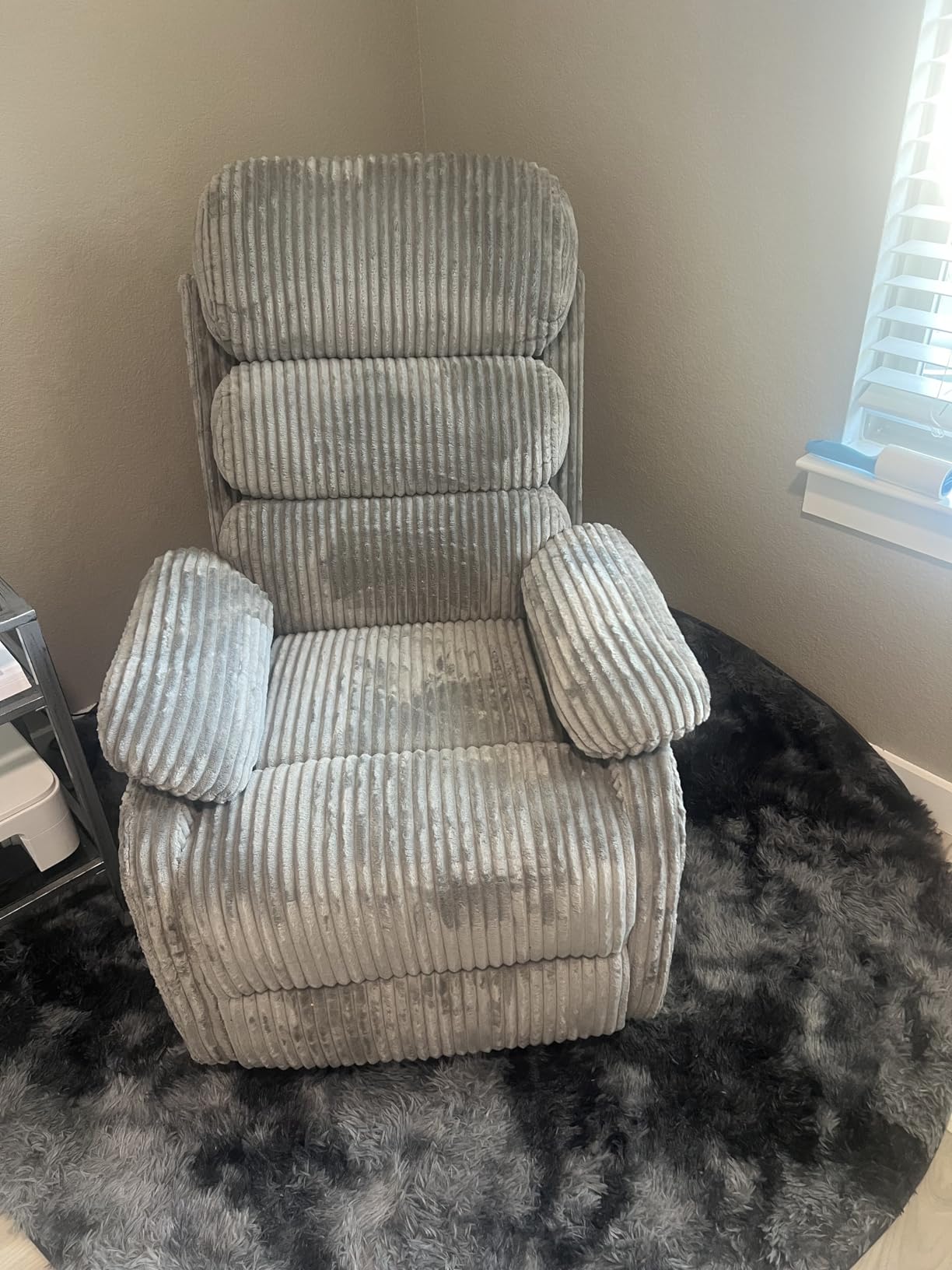 Adult 360 Degree Rocking Recliner Chair, Nursery Rocker Reclining Chair with Side Pocket, a Comfy upholstered Single Sofa Armchair. Suitable for Living Room, Bedroom Nursing use, Velvet Fabric in Beige customer photo 1