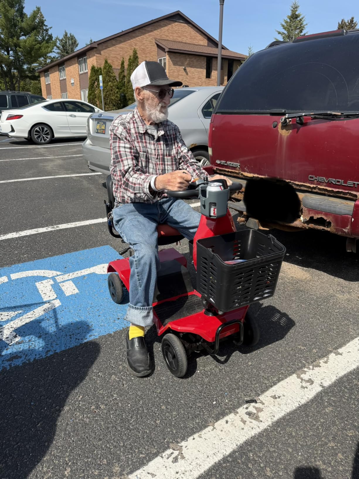 Mobility Scooter,4 Wheel Mobility Scooter,15 Miles Range,300LBS Capacity,Lightweight and Portable,with LED Headlights and Basket,Charger Included,Gifts Suitable for Elders,Red customer photo 1