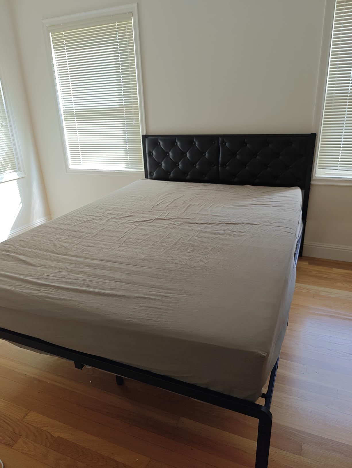 HISOFT Queen Bed Frame with Upholstered Button Tufted Headboard, Platform Metal Slats Support, Under Bed Storage, No Box Spring Needed, Noise-Free, Easy Assembly, Black customer photo 2