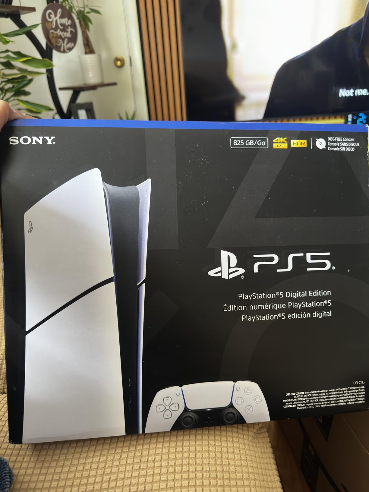 PlayStation 5 Digital Edition - 825GB customer photo 2