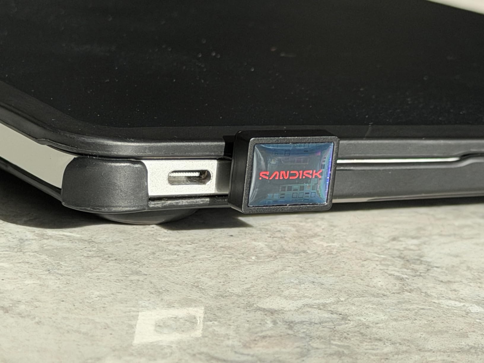 SANDISK 256GB Extreme Fit USB-C Flash Drive - Up to 400MB/s Read speeds, USB 3.2 Gen 1, USB Type-C - Plug-and-Stay Storage - Black - SDCZ530-256G-G46 customer photo 2