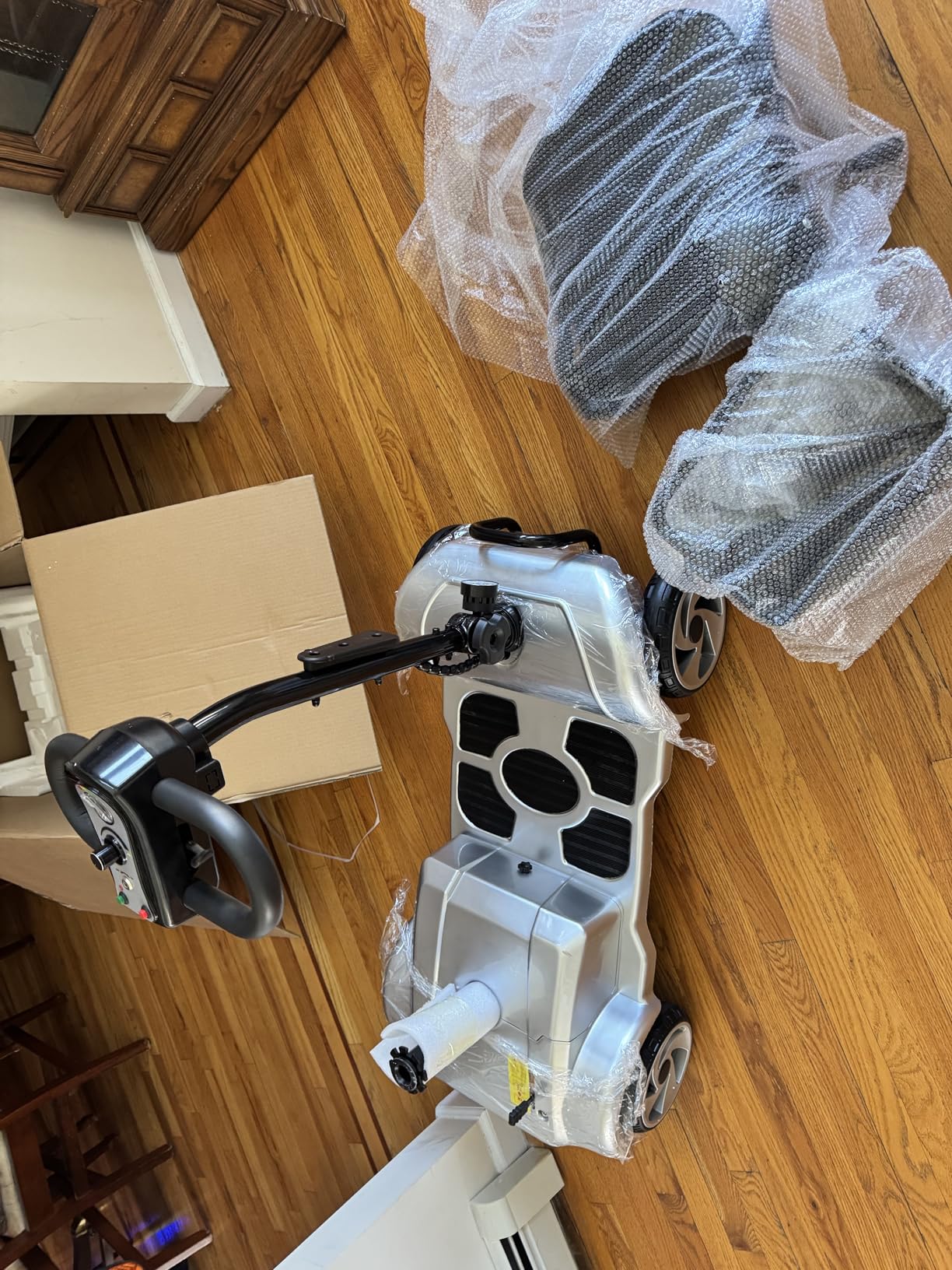 4 Wheel Electric Mobility Scooter for Adults and Seniors, 20 Miles Range Foldable Electric Scooter, Compact Heavy Duty Mobile for Travel with 330lb Capacity, Powered Electric Wheelchair, Silver customer photo 1