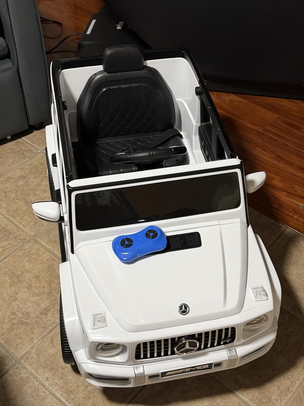 ELEMARA Licensed Mercedes-Benz AMG G63 Ride on Toys, Electric Car for Kids W/Parents Control, Electric Powered G Wagon Ride On Truck Toy, Low Battery Prompt, Bluetooth, Flickering Lights/LED Lights, White customer photo 1