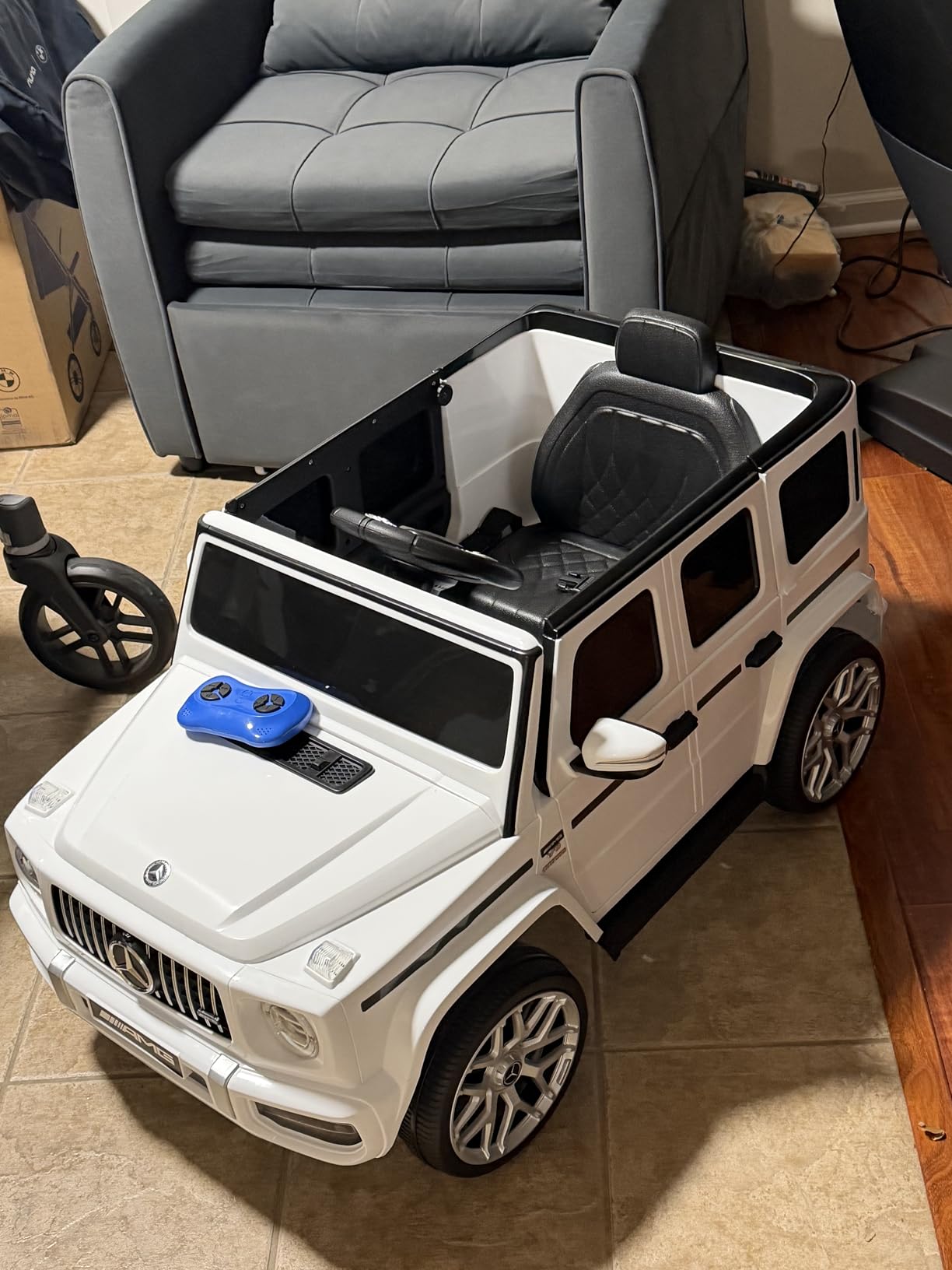 ELEMARA Licensed Mercedes-Benz AMG G63 Ride on Toys, Electric Car for Kids W/Parents Control, Electric Powered G Wagon Ride On Truck Toy, Low Battery Prompt, Bluetooth, Flickering Lights/LED Lights, White customer photo 2