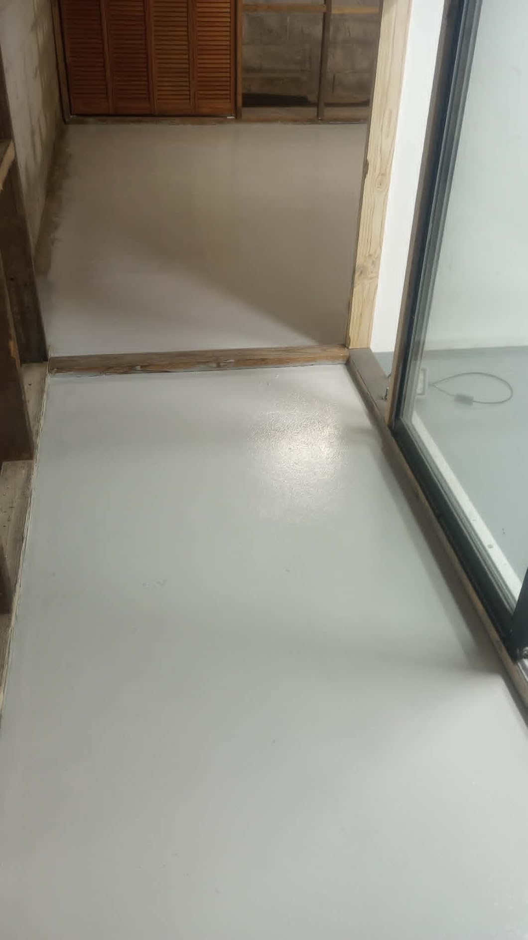 2-Part Epoxy Floor Coating | 1.06 Gal | 1:1 Mix Ratio | Low VOC, Garage & Basement Floor Paint | Anti-Slip, Chemical Resistant, 4H Hardness | Self-Leveling High-Gloss Finish for 270 Sq.Ft Per Coat customer photo 1