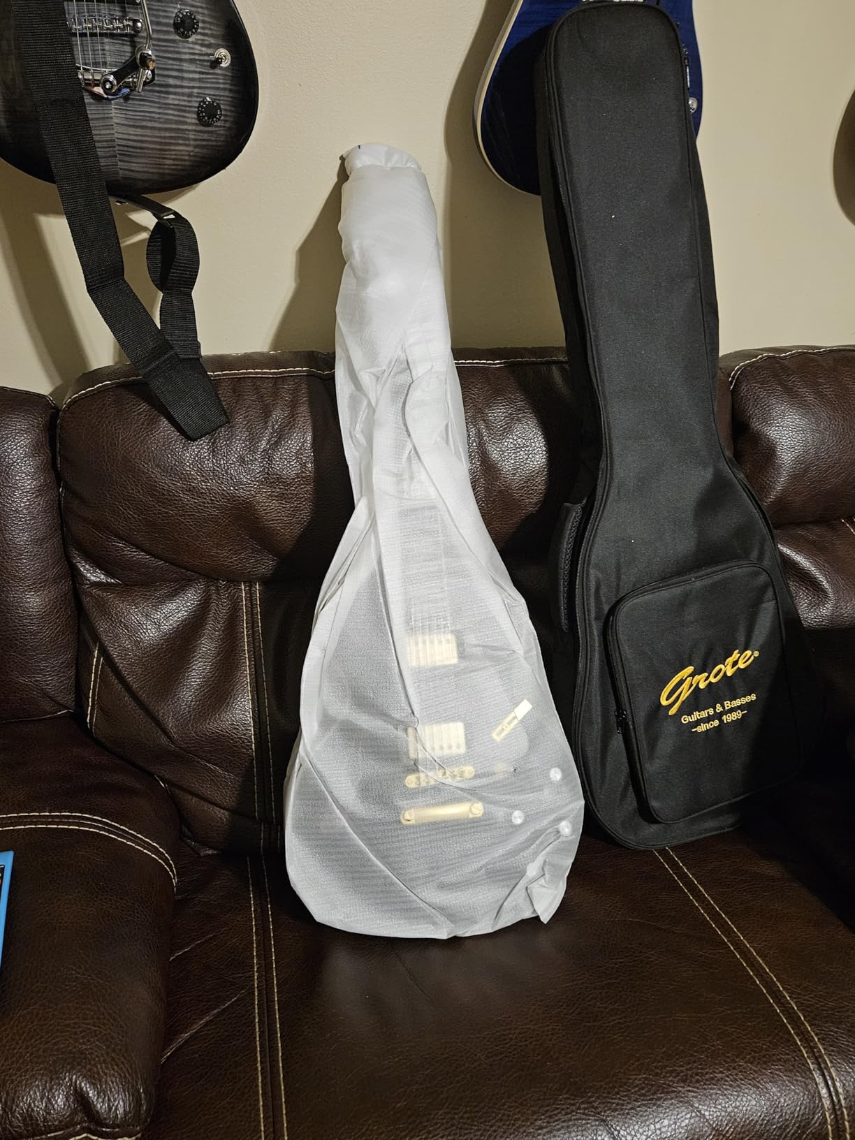 Grote LPF-001 Semi-Hollow Body Electric Guitar Coils Splitting with Gigbag (Black) customer photo 2