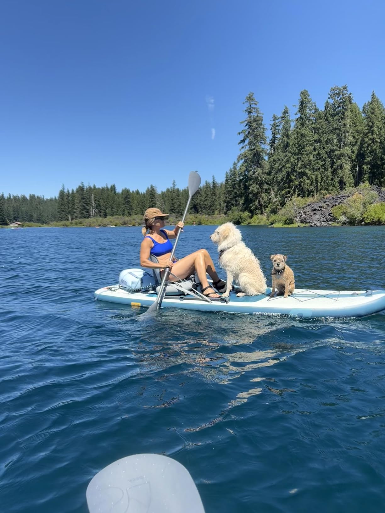 Retrospec Weekender Plus 10' Inflatable Stand Up Paddleboard Double Layer PVC iSUP Bundle w/ Carrying Case, 3 Piece Adjustable Aluminum Paddle, 3 Removable Fins, Pump, and Cell Phone Case customer photo 1