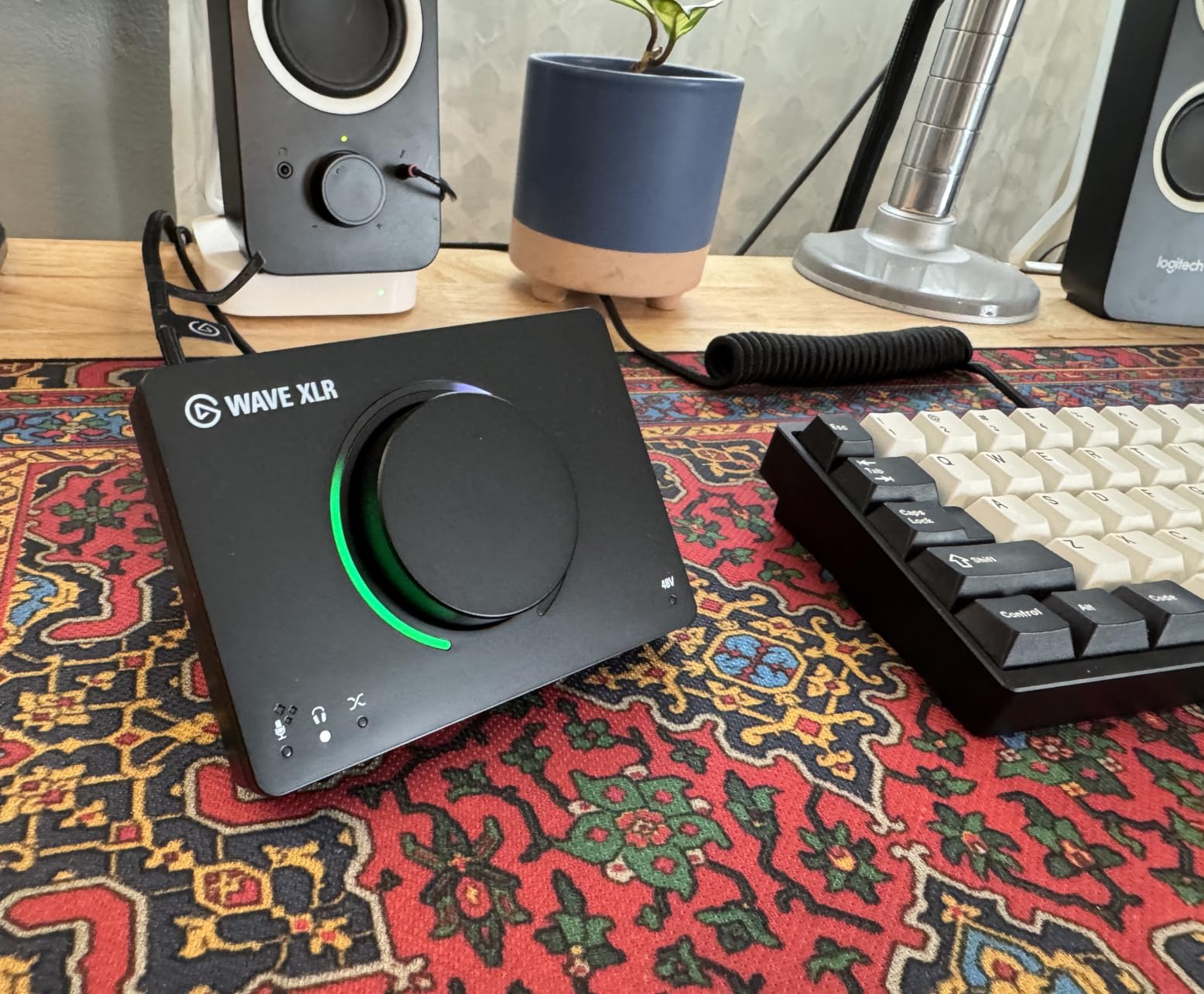 Elgato Wave XLR MK.2 - USB Audio Interface and DSP Mixer for XLR Microphones customer photo 1