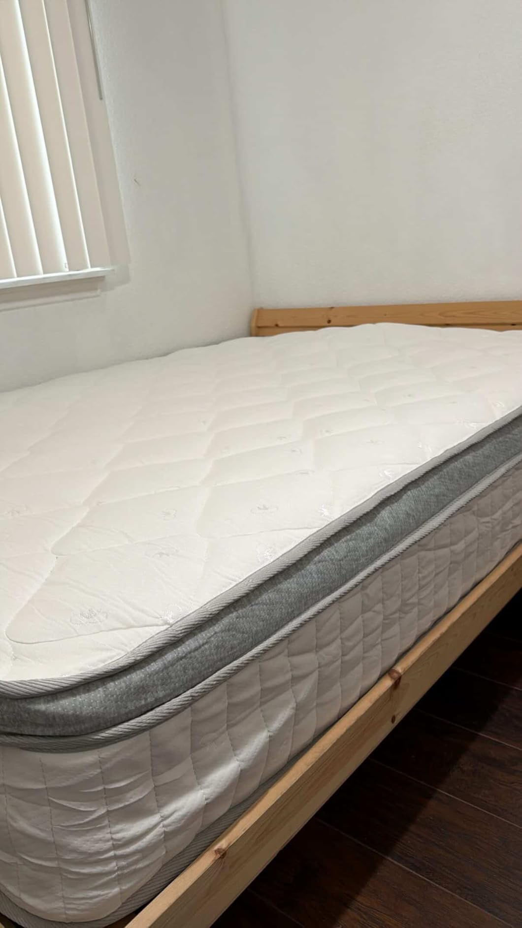 Neo Sleep Twin Size Mattress, 8 Inch Hybrid Comfort & Supportive Mattress in a Box, Cooling Gel Memory Foam and Spring with Pressure Relief, CertiPUR-US Certified customer photo 1