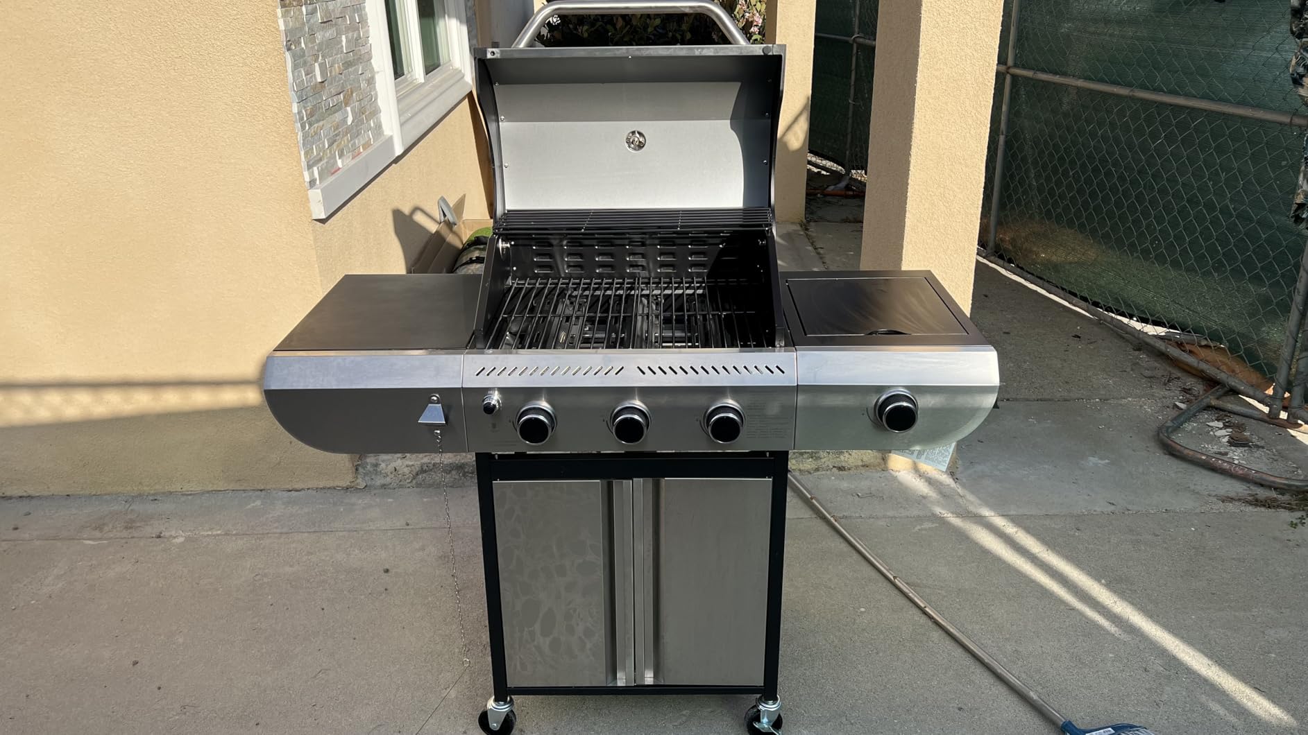3-Burner Propane Gas Grill with Side Burner, 34,000 BTU Stainless Steel BBQ Grill - Heavy-Duty Porcelain-Enameled Grates for Patio and Outdoor Cooking customer photo 1