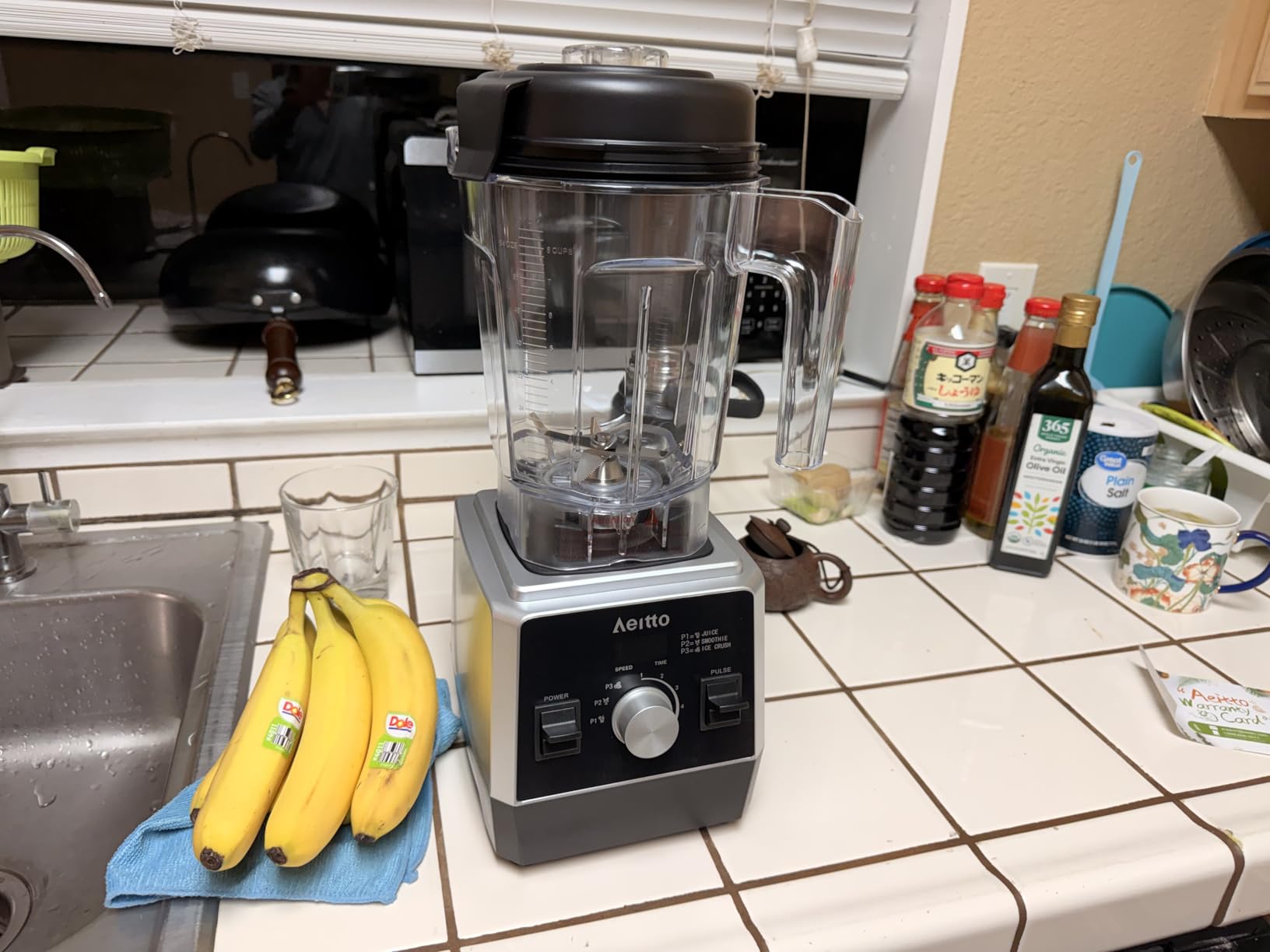 Aeitto Blenders for Kitchen with 68Oz. Large Capacity, 1800W Max Power Smoothie Blender, 3 Preset Programs & 7 Speeds, Professional Countertop Blender for Smoothies, Ice Crush, Generation2 Silver customer photo 2