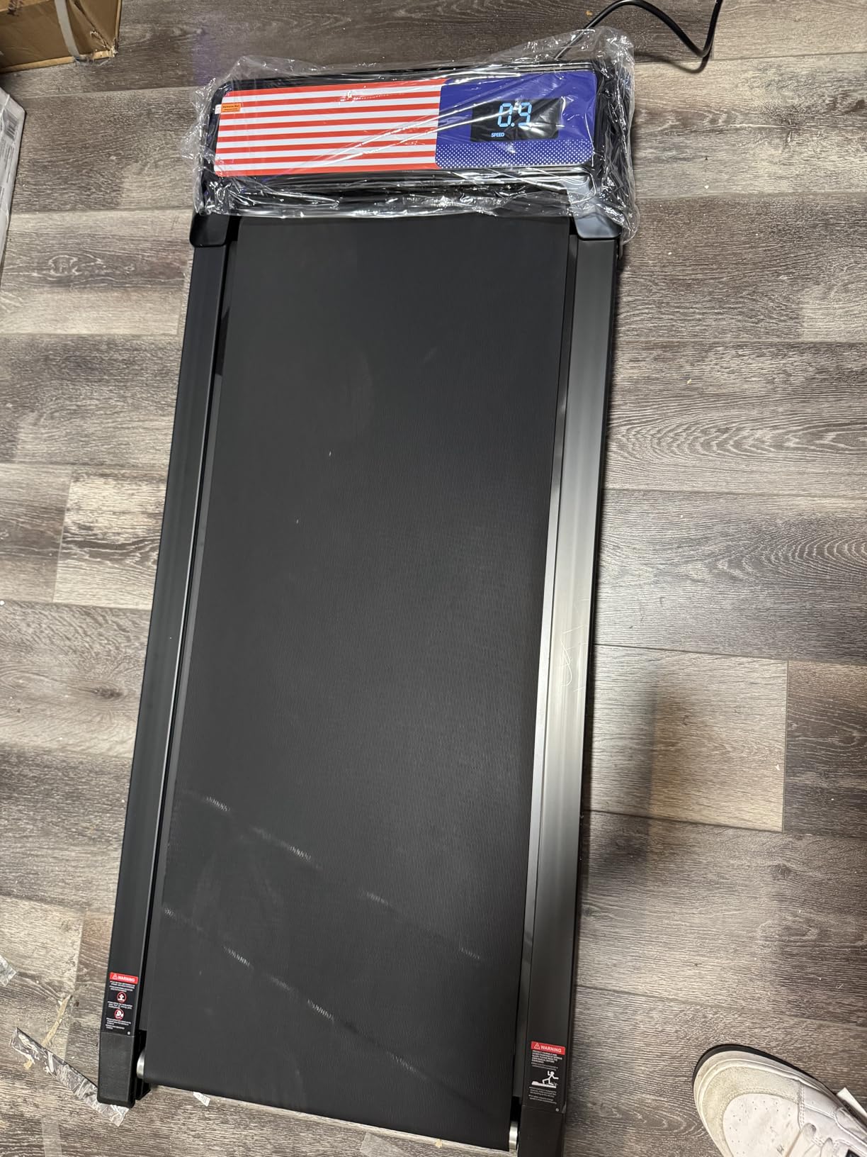 Walking Pad Treadmill with 8% Incline, 2.5HP Quiet Portable Walking Pad, Under Desk Treadmill for Home Office, 265 lbs Capacity, Compact Treadmill for Small Spaces with 15