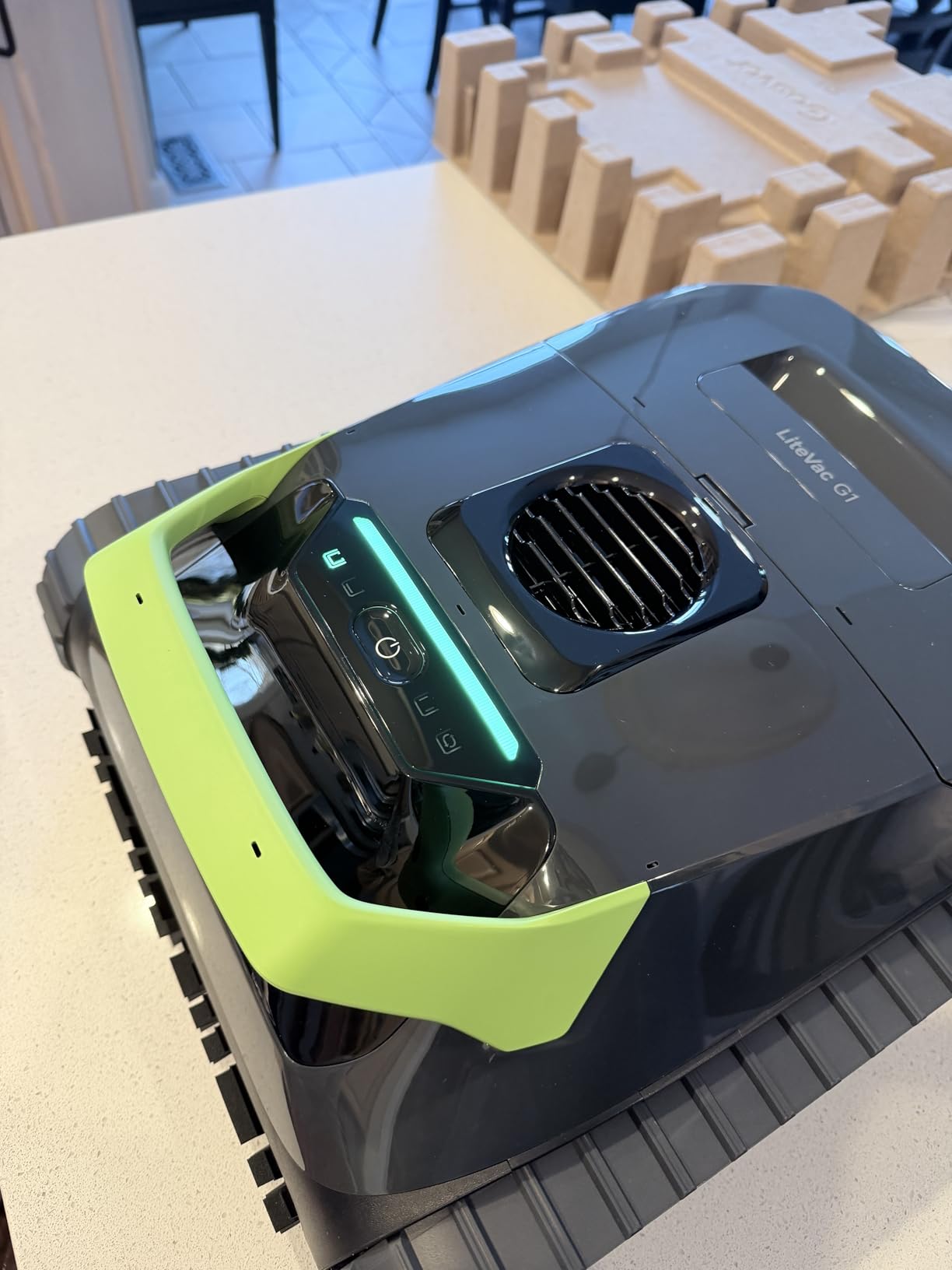 Gosvor LiteVac G1 Cordless Robotic Pool Cleaner for Inground Pools, Above Ground Pool Vacuum with 4-in-1 Wall & Waterline Scrubbing, Easy to Use, Up to 200-Min Runtime, Eco Mode, App Support customer photo 1