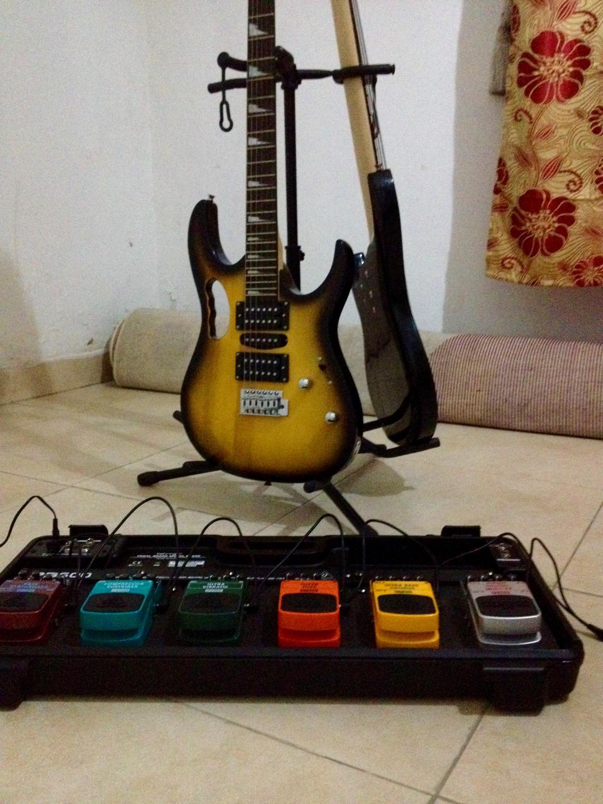 Behringer ULTRA VIBRATO UV300 Classic Vibrato Instrument Effects Pedal customer photo 2