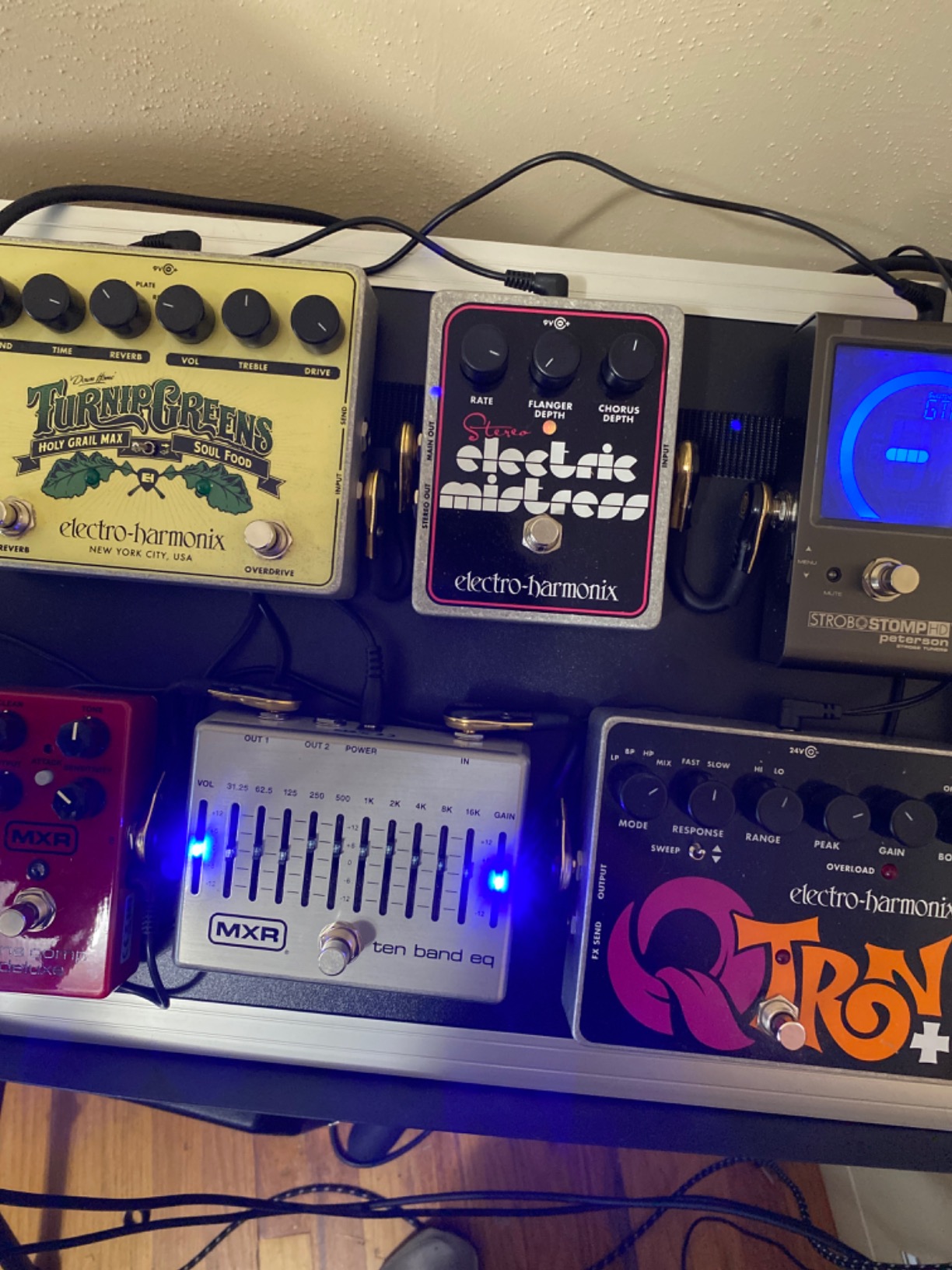 Electro-Harmonix Stereo Electric Mistress Chorus/Flanger Pedal customer photo 2