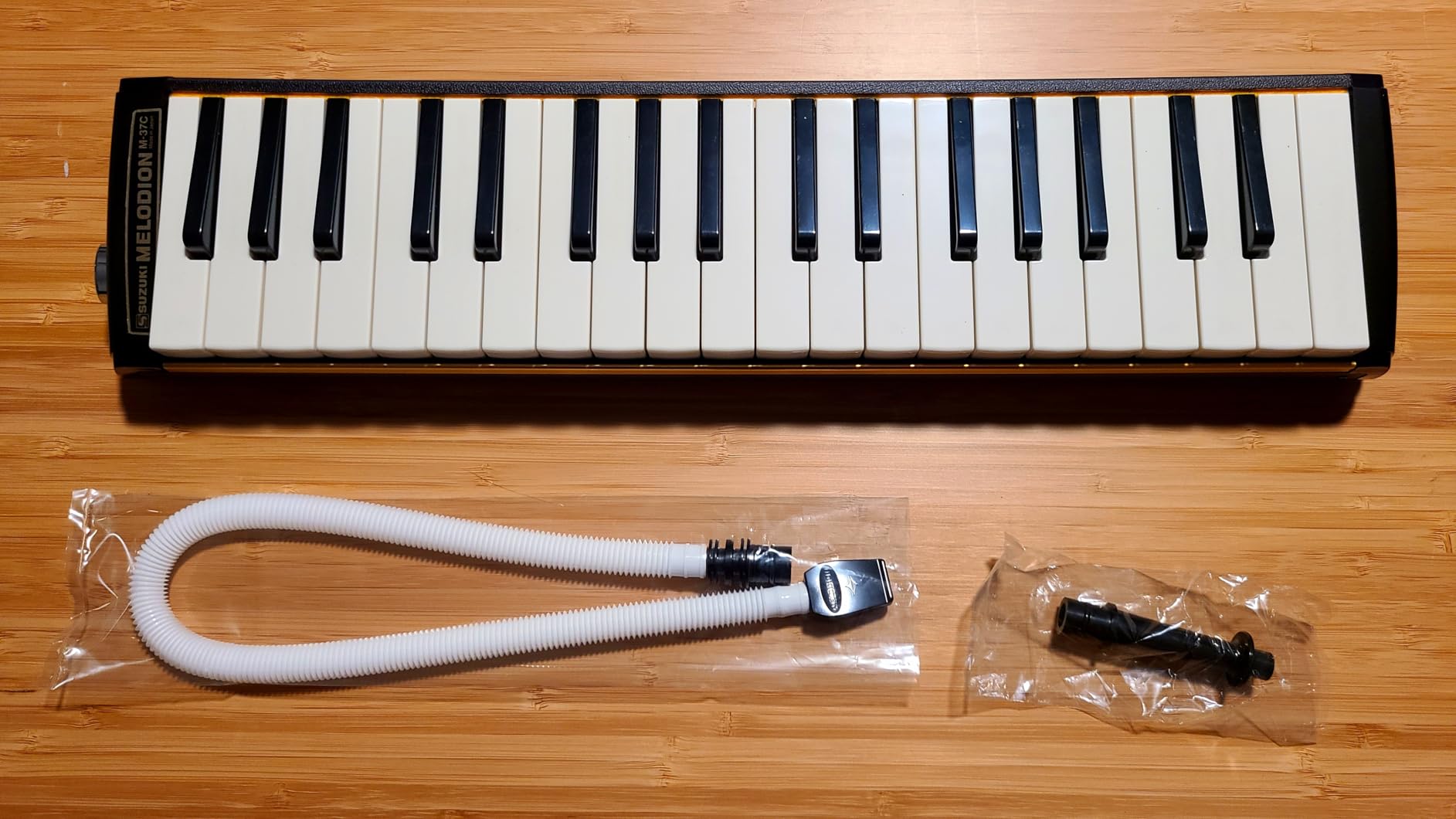 Suzuki Semi Professional Alto Melodion with Case (M-37C) customer photo 1