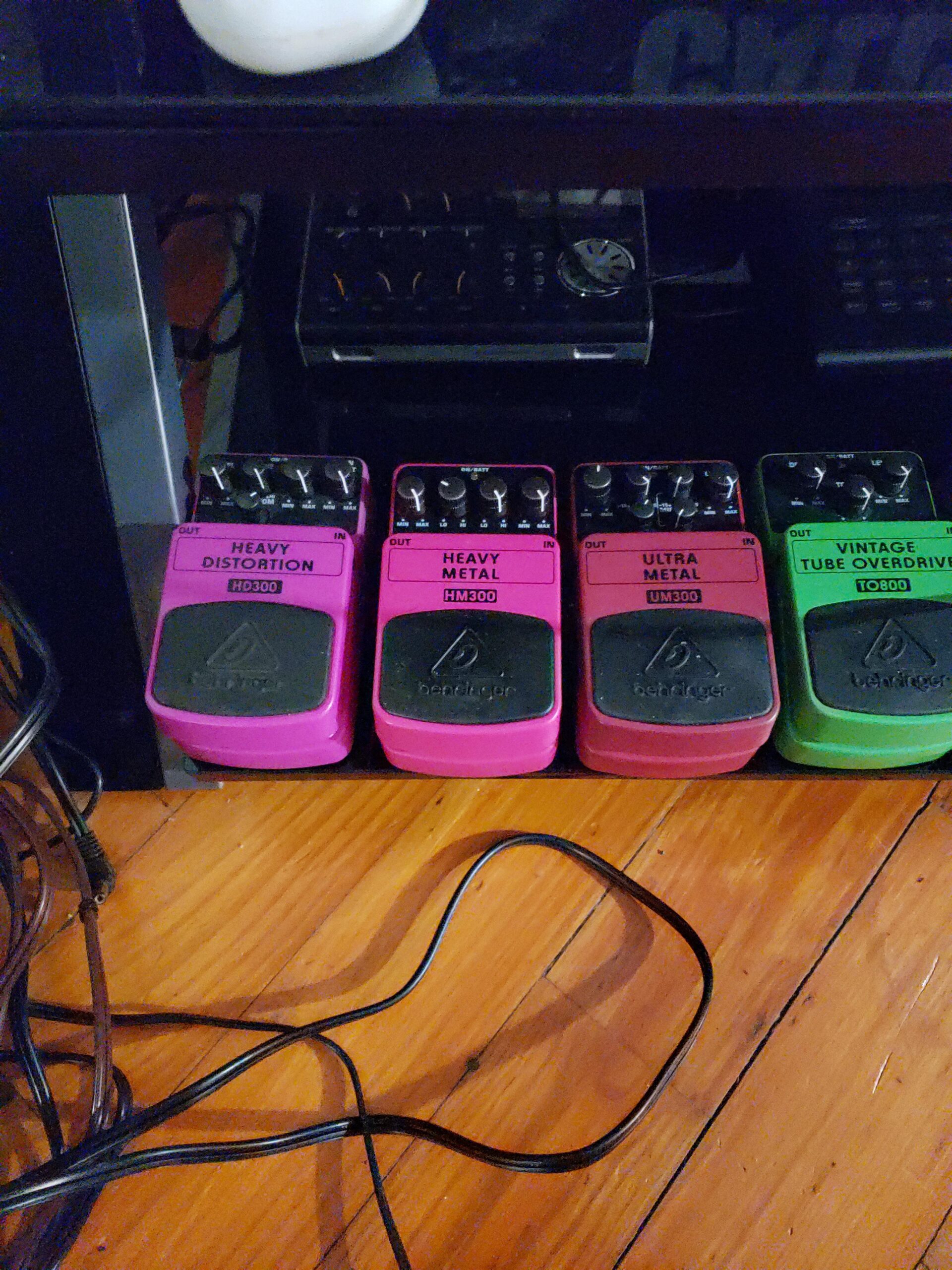 Behringer Heavy Metal HM300 Distortion Effects Pedal customer photo 1