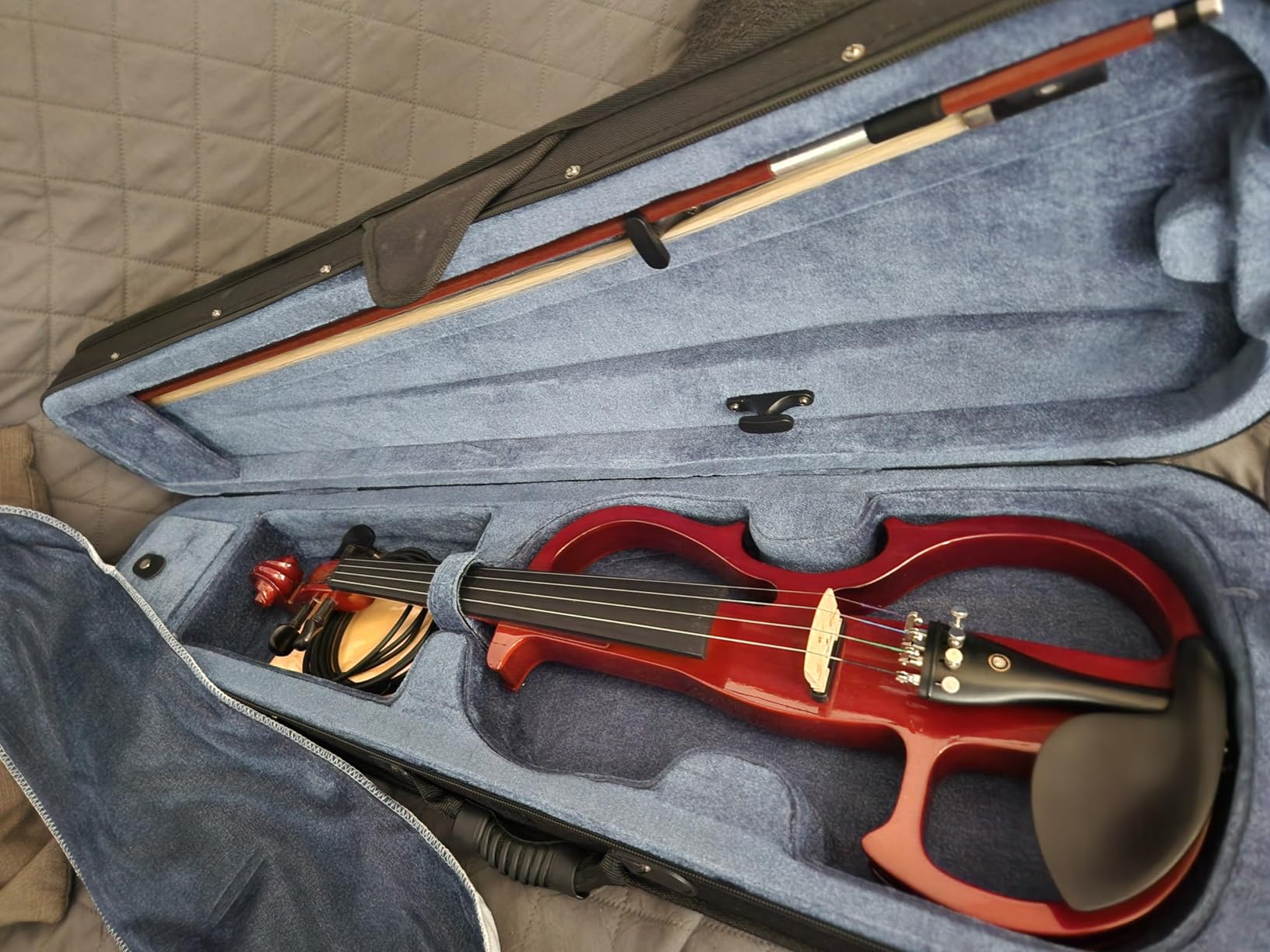 Cecilio Solid Wood Electric/Silent Violin with Ebony Fittings - 4/4 Full Size - Metallic Red Mahogany customer photo 1