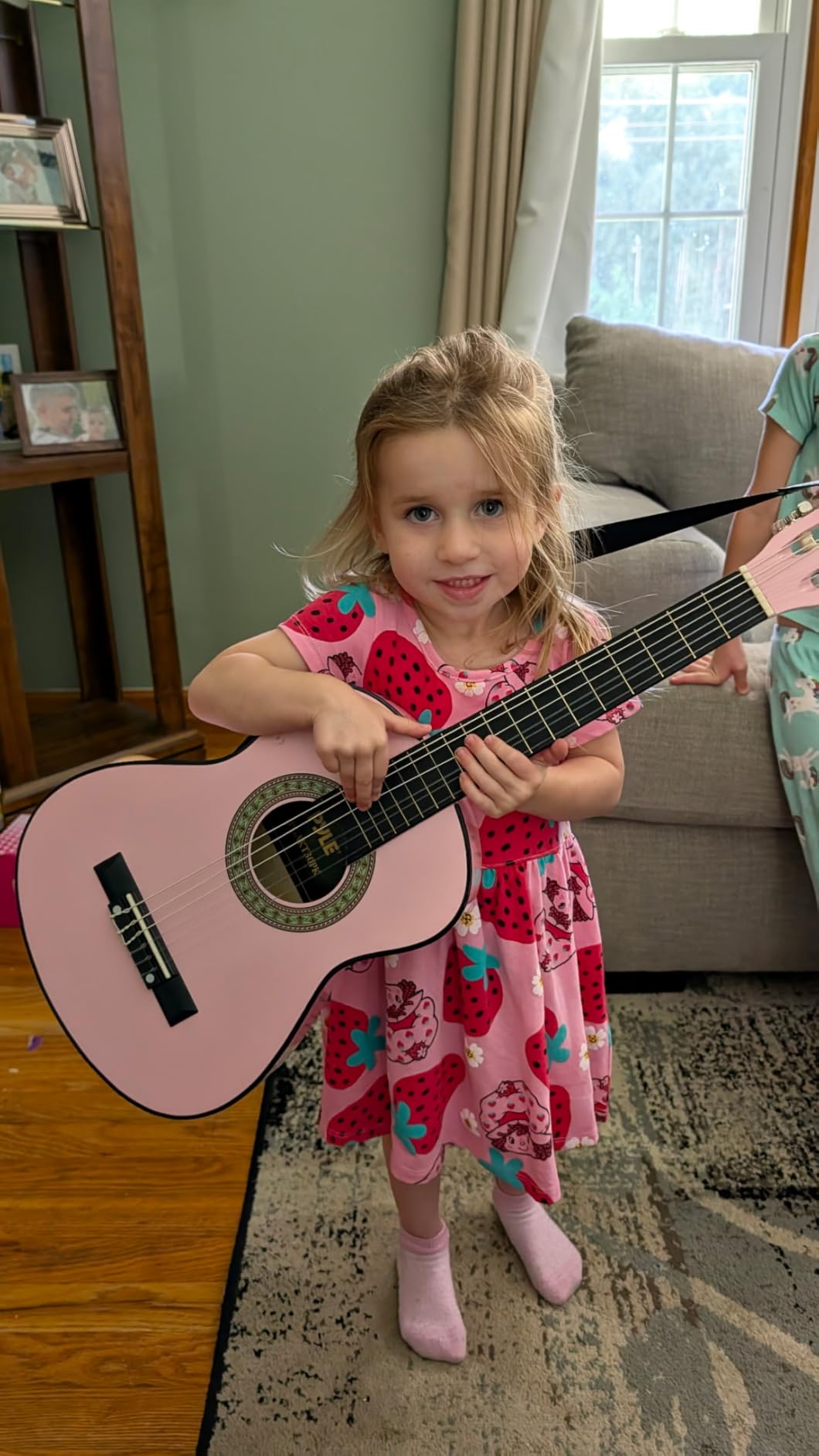Pyle 30-Inch Beginner Acoustic Guitar Kit, 6-String Classical Style Travel Guitar for Kids & Adults - Includes Shoulder Strap, Strings, Picks, Tuning Pitch Pipe & Storage Gig Bag - Handcrafted Wood customer photo 1