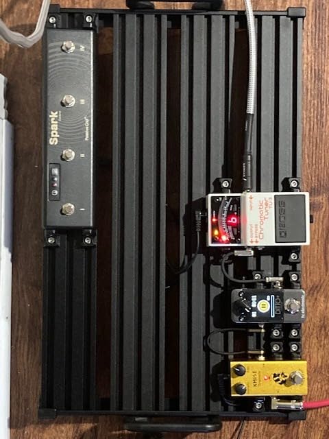 BOSS TU-3 Compact Chromatic Tuner Pedal - Industry-Standard Performance for Guitar & Bass - 21-Segment LED Meter - Accu-Pitch Sign Function customer photo 1