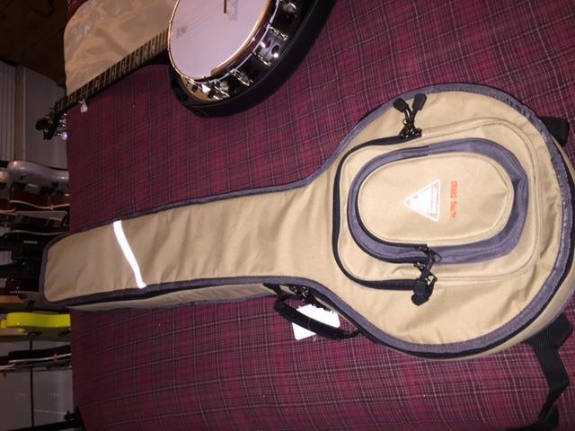 Boulder CB-367TN Alpine Deluxe Openback Banjo Gig Bag - Desert Sand customer photo 1