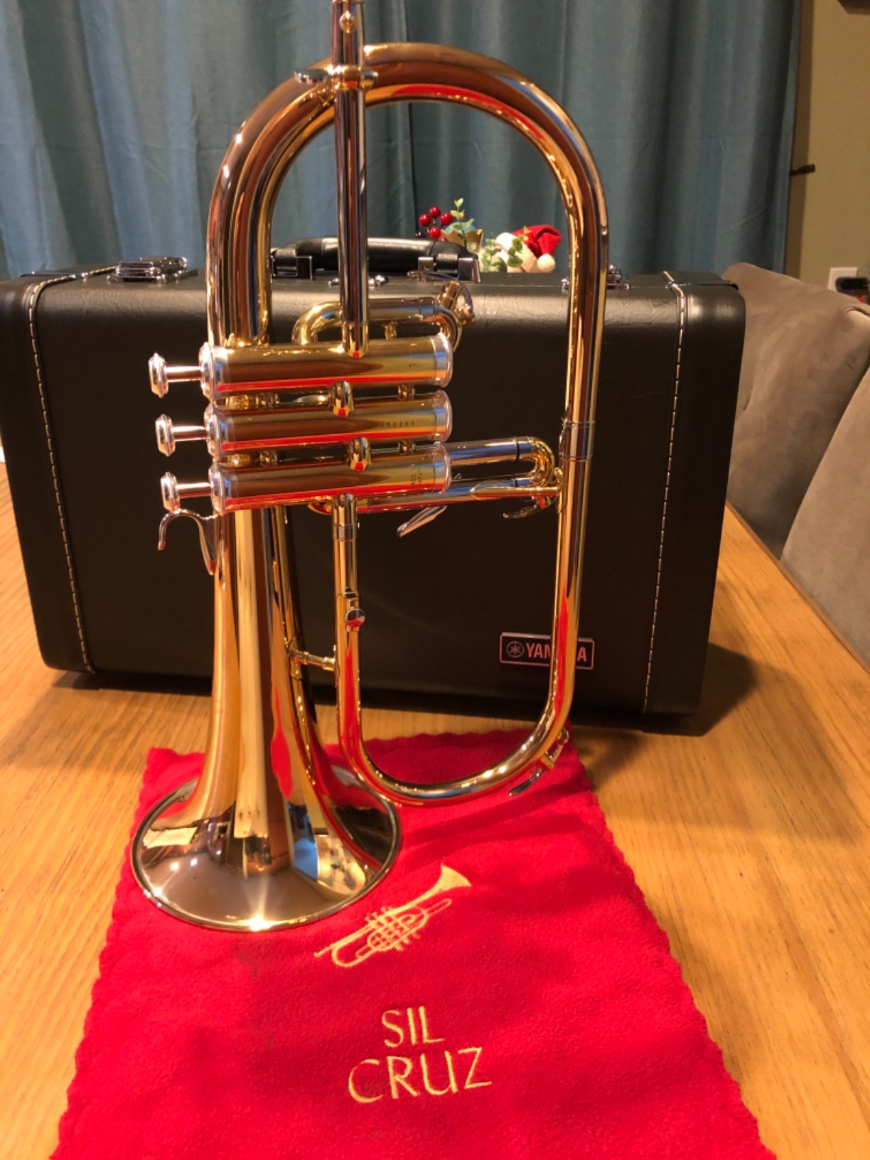 Yamaha YFH-631G Professional Bb Flugelhorn - Clear Lacquer with Gold Brass Bell customer photo 2
