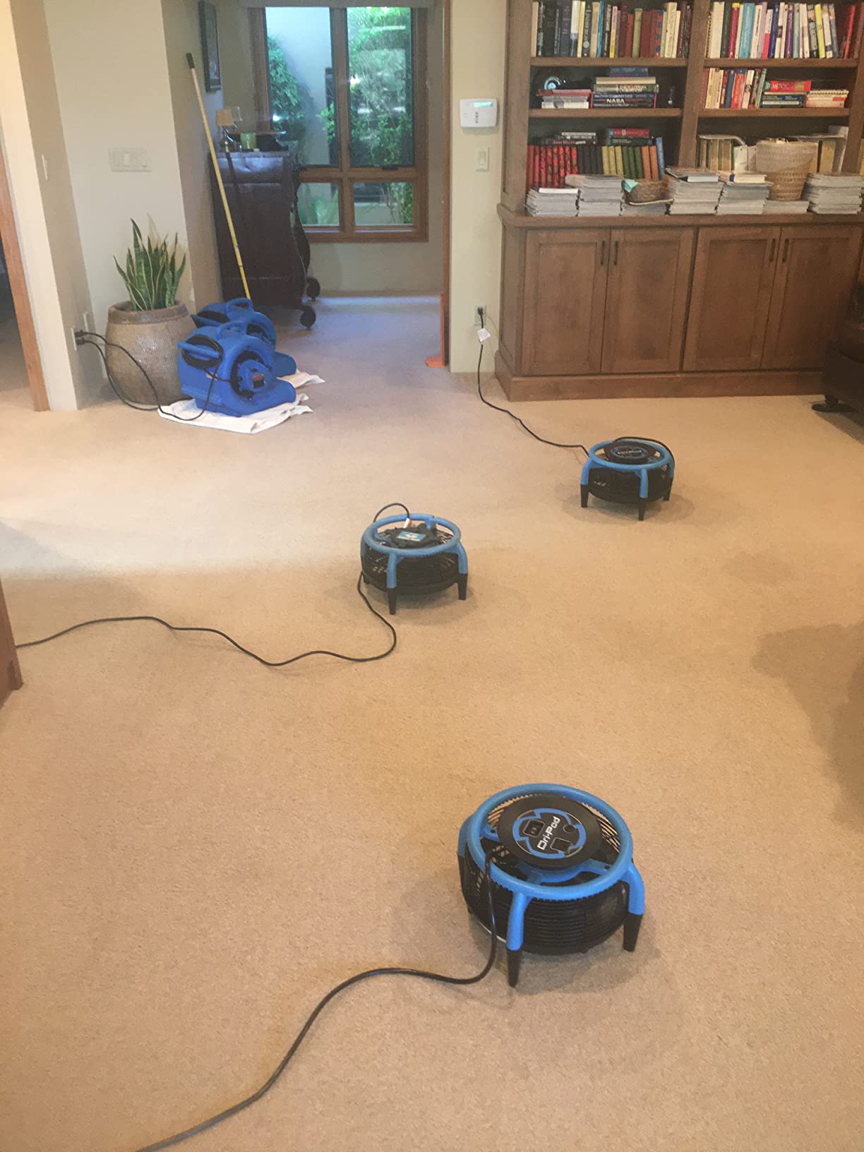 Dri-Eaz Dri-Pod Pro Omnidirectional Floor and Carpet Dryer, Ventilating Floor Dryer for Boats, RVs and Residential Use customer photo 2
