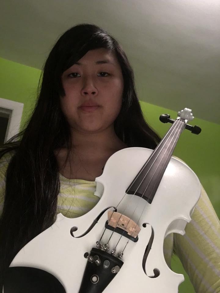Cecilio 4/4 Full Size Acoustic & Electric Violin for Beginners & Professionals, Hand-Carved Solid Spruce Top, Ebony Fine Tuners, Full Set with Case, Bow, Rosin & AUX Cable (Pearl White) customer photo 1