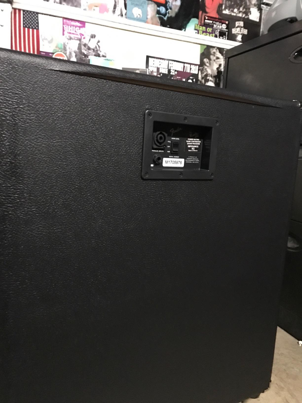 Fender Rumble 4x10 Cabinet v3 Electric Bass Amplifier Cabinet, with 2-Year Warranty customer photo 1