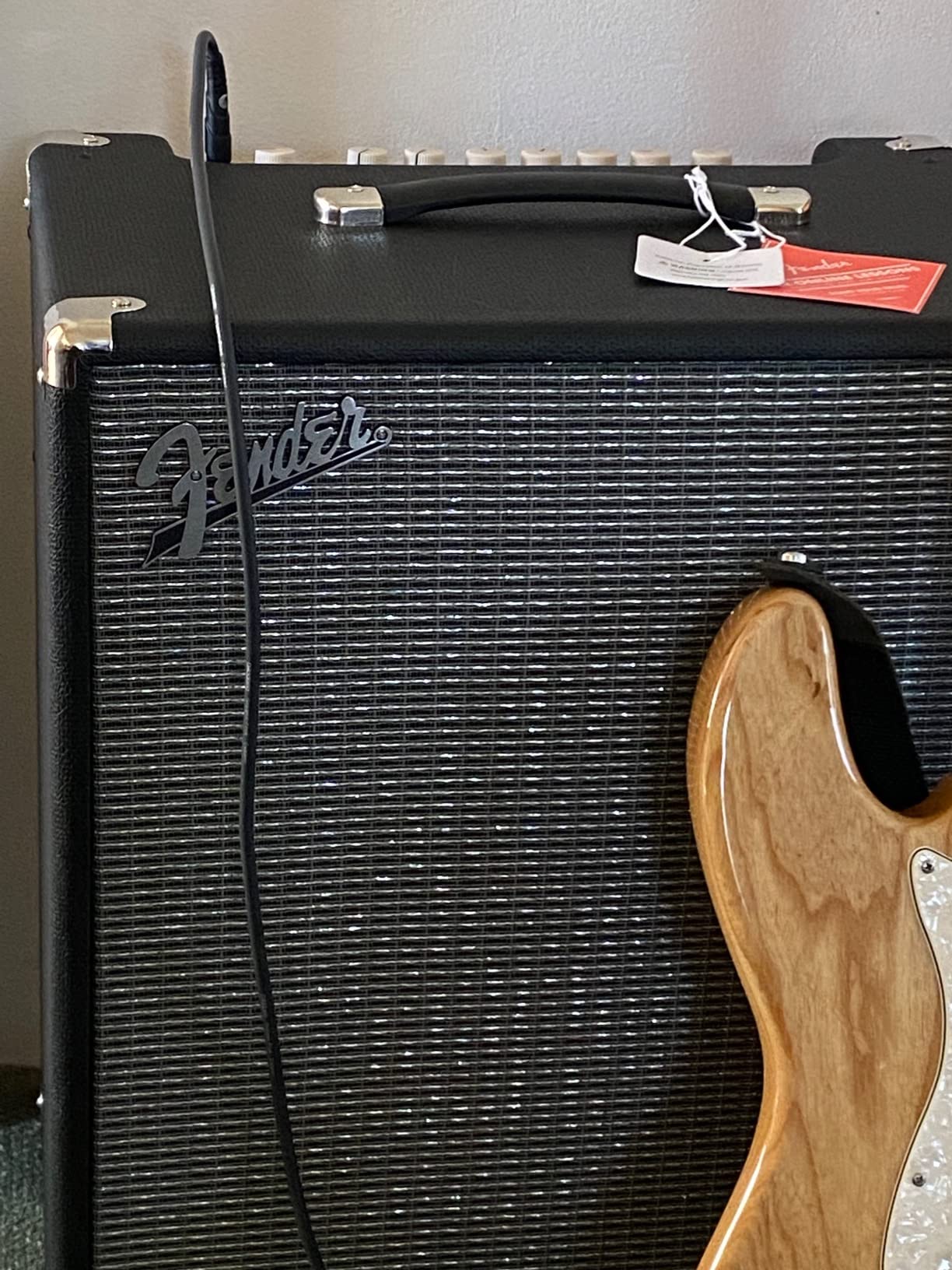 Fender Rumble 2370500000 200 v3 Bass Combo Amplifier, Black customer photo 1