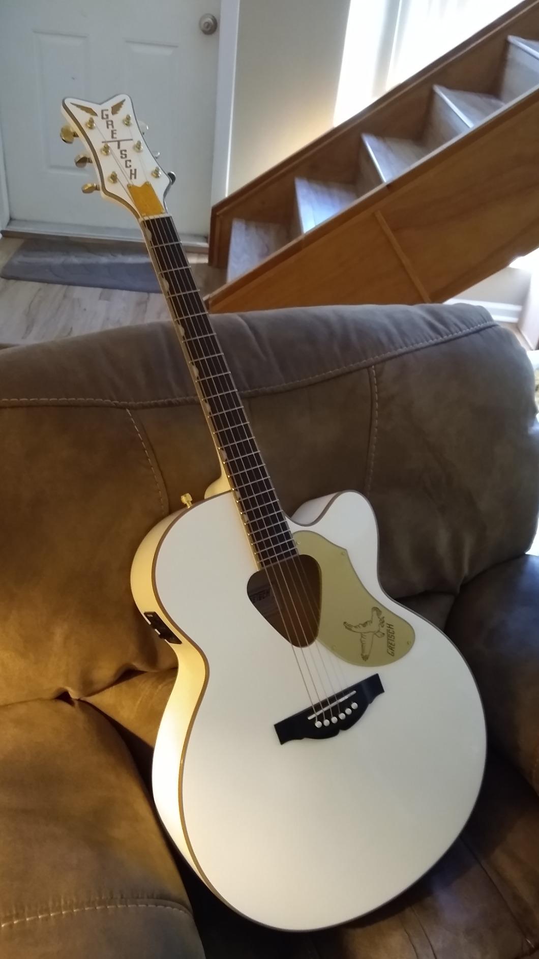 Gretsch G5022CWFE Rancher Falcon Jumbo Acoustic Electric Guitar - White customer photo 1