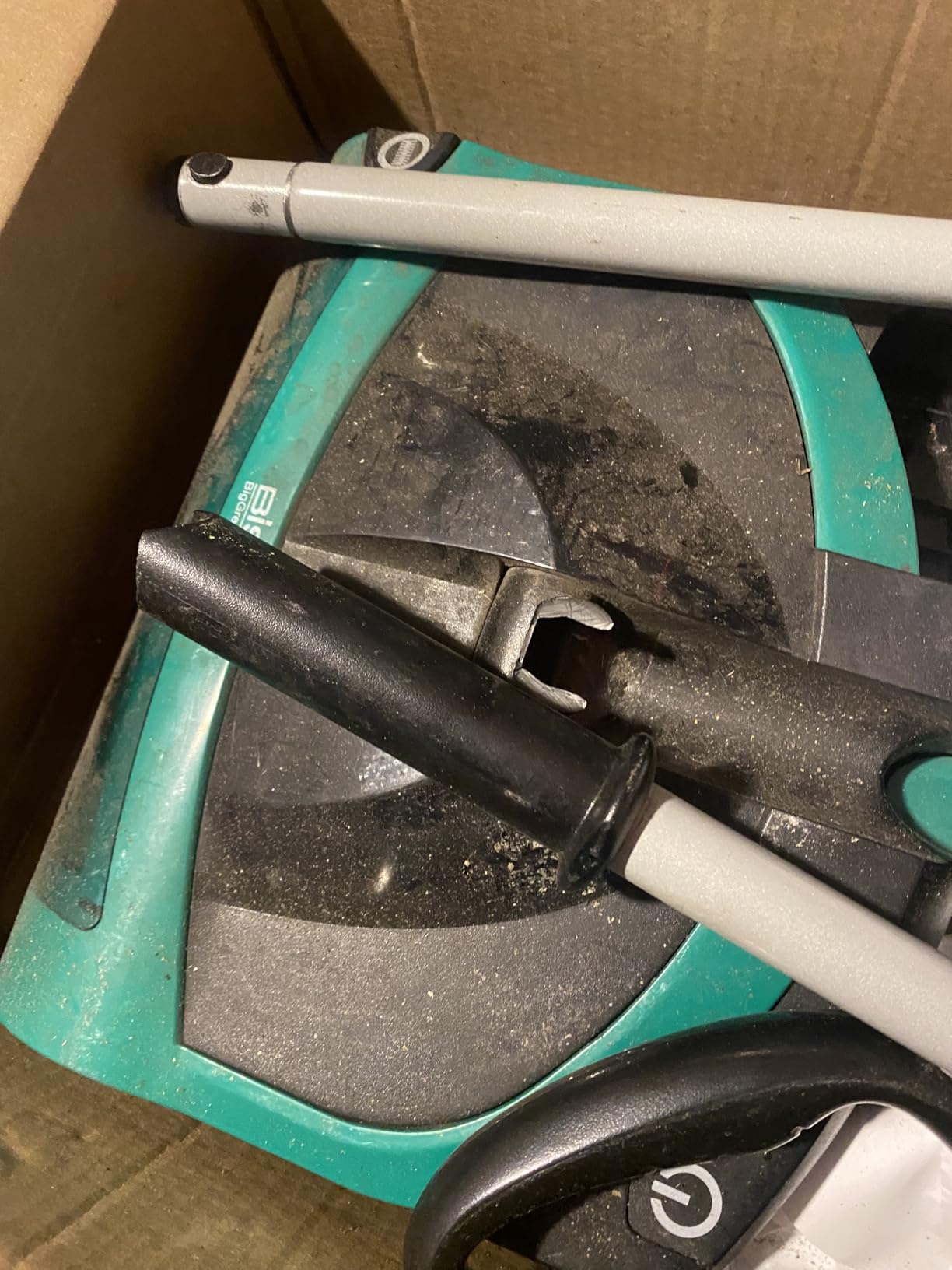 Bissell Commercial BG9100NM Rechargeable Cordless Sweeper, Green customer photo 2