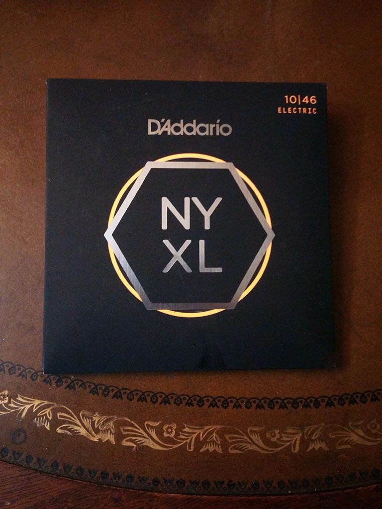 D'Addario Electric Guitar Strings, NYXL Nickel Plated, NYXL1046, Regular Light Gauge 10-46, 6-String Set, Pack of 1 customer photo 2