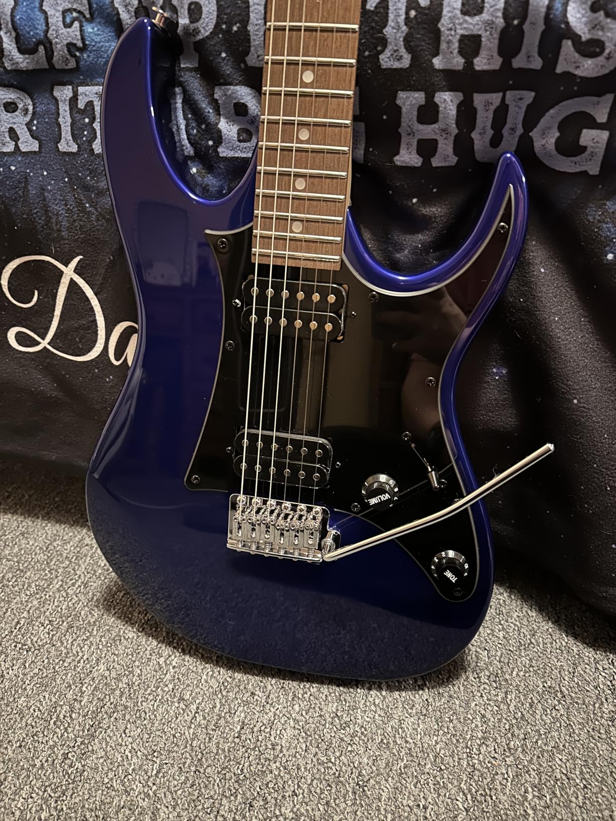 Ibanez 6-String Solid-Body Electric Guitar, Right, White customer photo 2