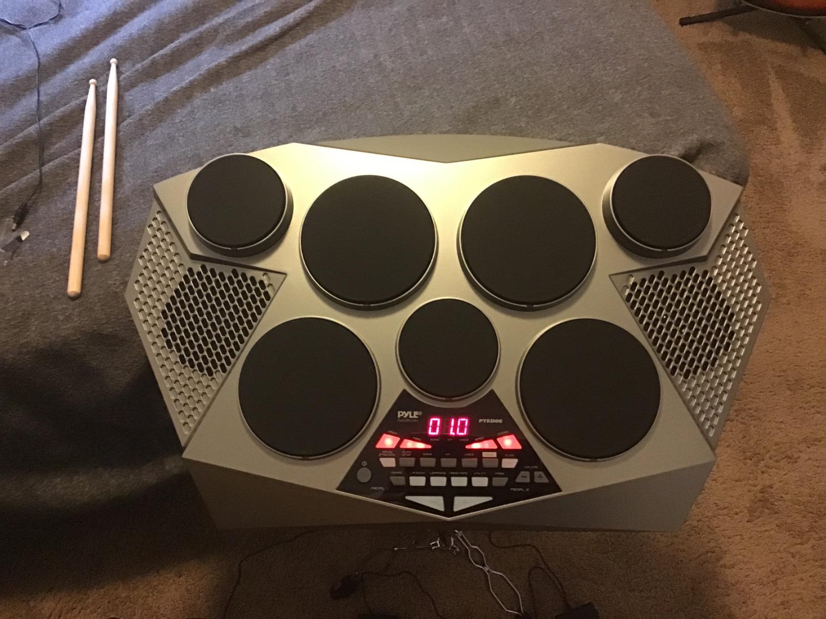 Pyle Pro Electronic Drum Kit - Portable Electric Tabletop Drum Set Machine with Digital Panel, 7 Drum Pad, Hi-Hat / Kick Bass Pedal Controller USB AUX - PTED06 customer photo 2