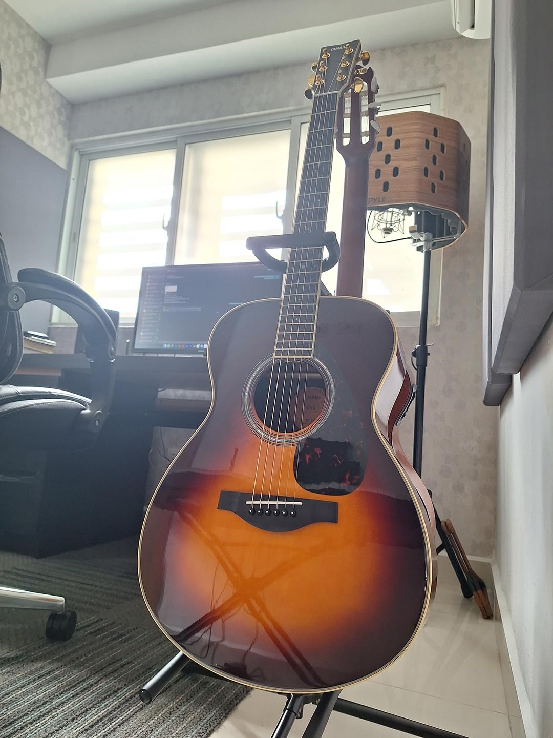 Yamaha L-Series LL6 Acoustic-Electric Guitar - Rosewood, Dreadnought, Natural customer photo 1