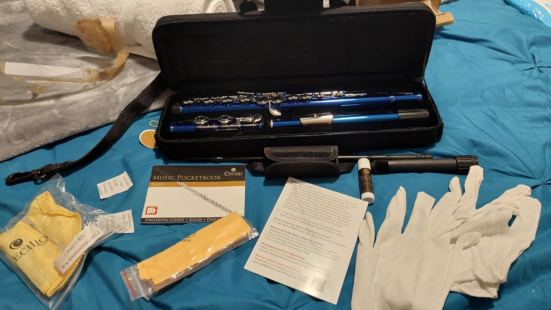 Mendini By Cecilio Flute - 16 Keys Closed Hole C Flute Instrument For Beginners with Carrying Case, Cork Grease, Stand, Lesson Book, Cleaning Kit, Gloves customer photo 2