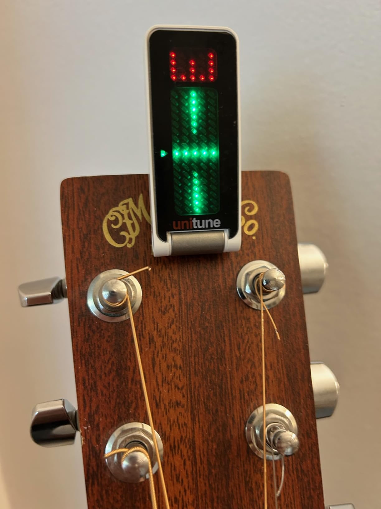 TC Electronic UNITUNE CLIP Clip-On Tuner with Strobe and Chromatic Modes and 108 LED Matrix Display customer photo 1