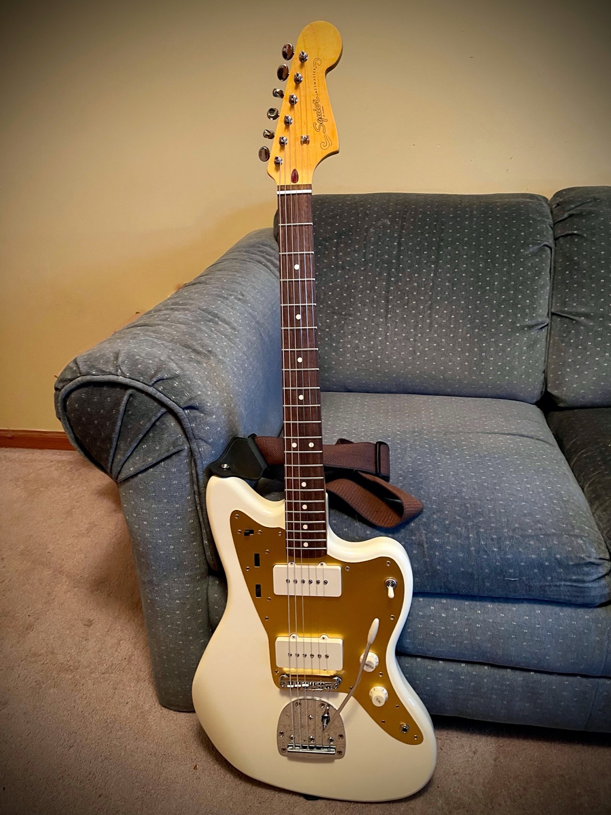 Squier J Mascis Jazzmaster Electric Guitar, with 2-Year Warranty, Vintage White, Laurel Fingerboard customer photo 2