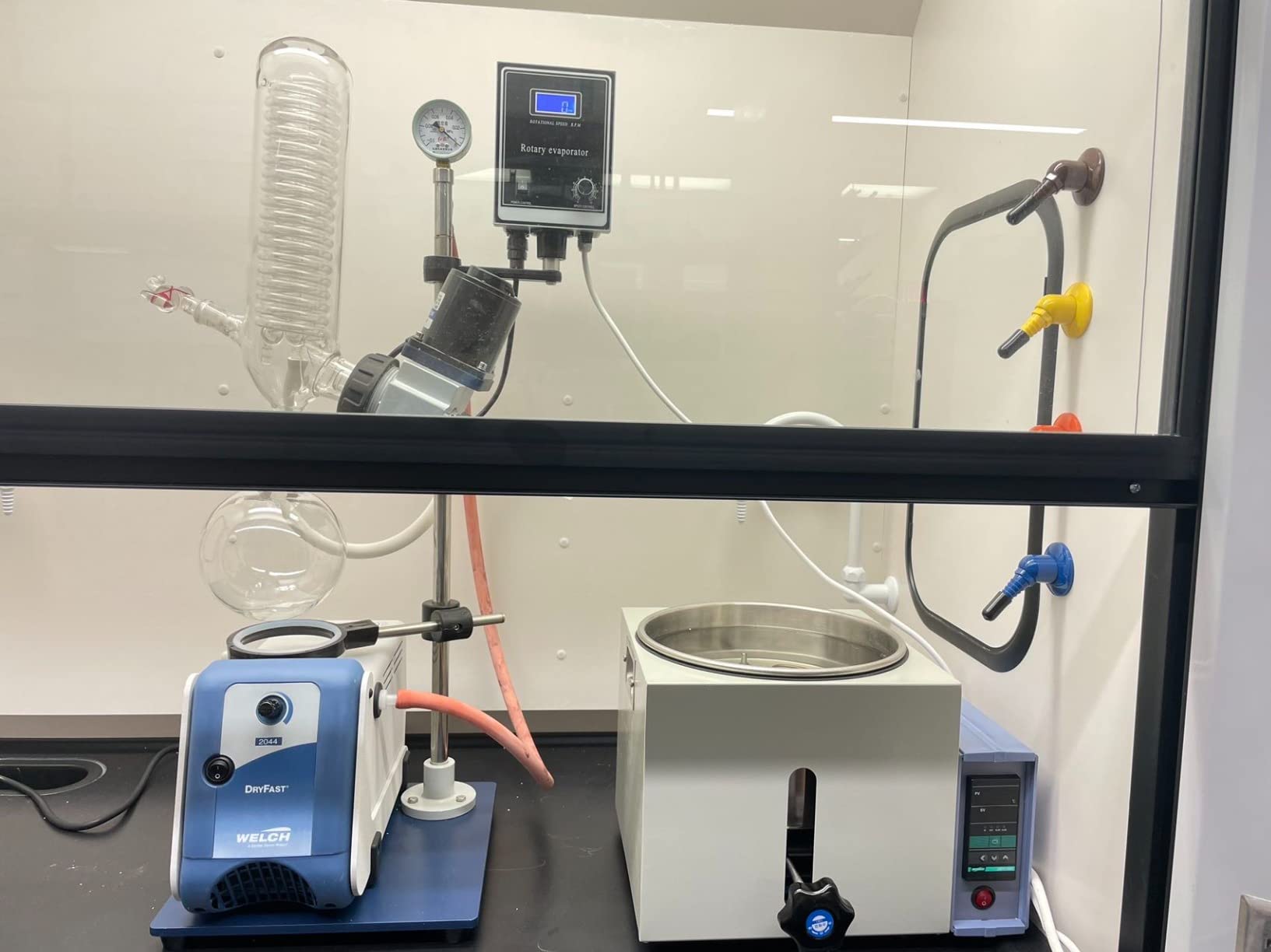 HNZXIB Lab Rotary Evaporator RE-201D, 1L High Borosilicate Glass, 304 Stainless Steel Water Bath, Digital Display & Stepless Speed Control, Manual Lifting, Vertical Coiled Condenser, 110V/60HZ customer photo 1