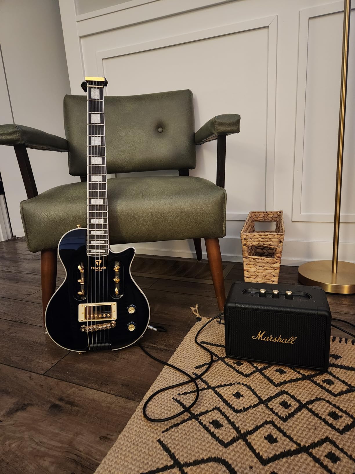 Traveler Guitar Electric Guitar 6 String EG-1 Custom (Gloss Black), Right, (EG1C BKG) customer photo 1
